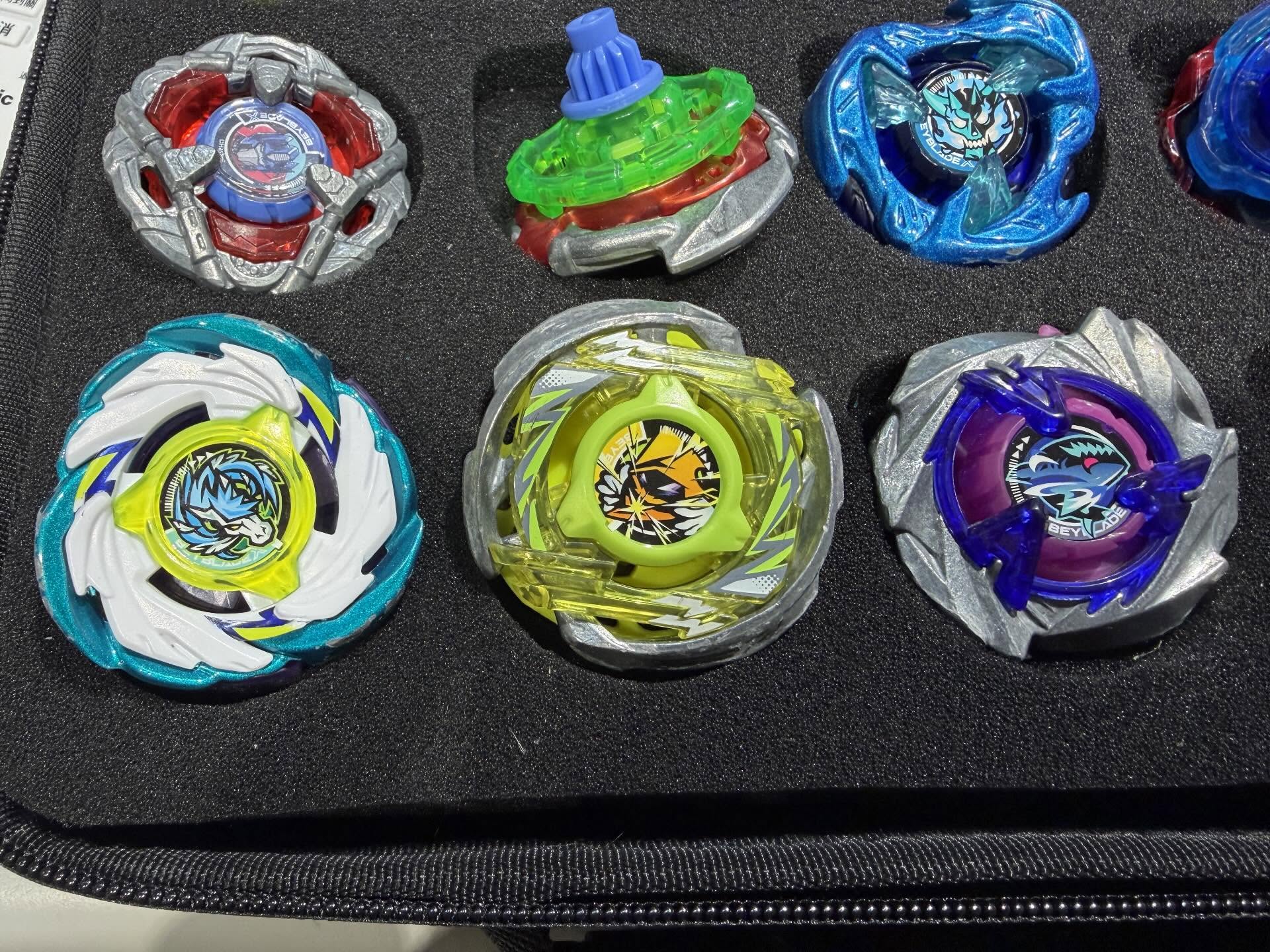 近期戰鬥陀螺在Threads等社群平台掀起熱潮，許多7、8 年級生重拾童年玩具，甚至出現大人與小孩對戰的有趣畫面。（翻攝自Threads/sheng.wen.dw）