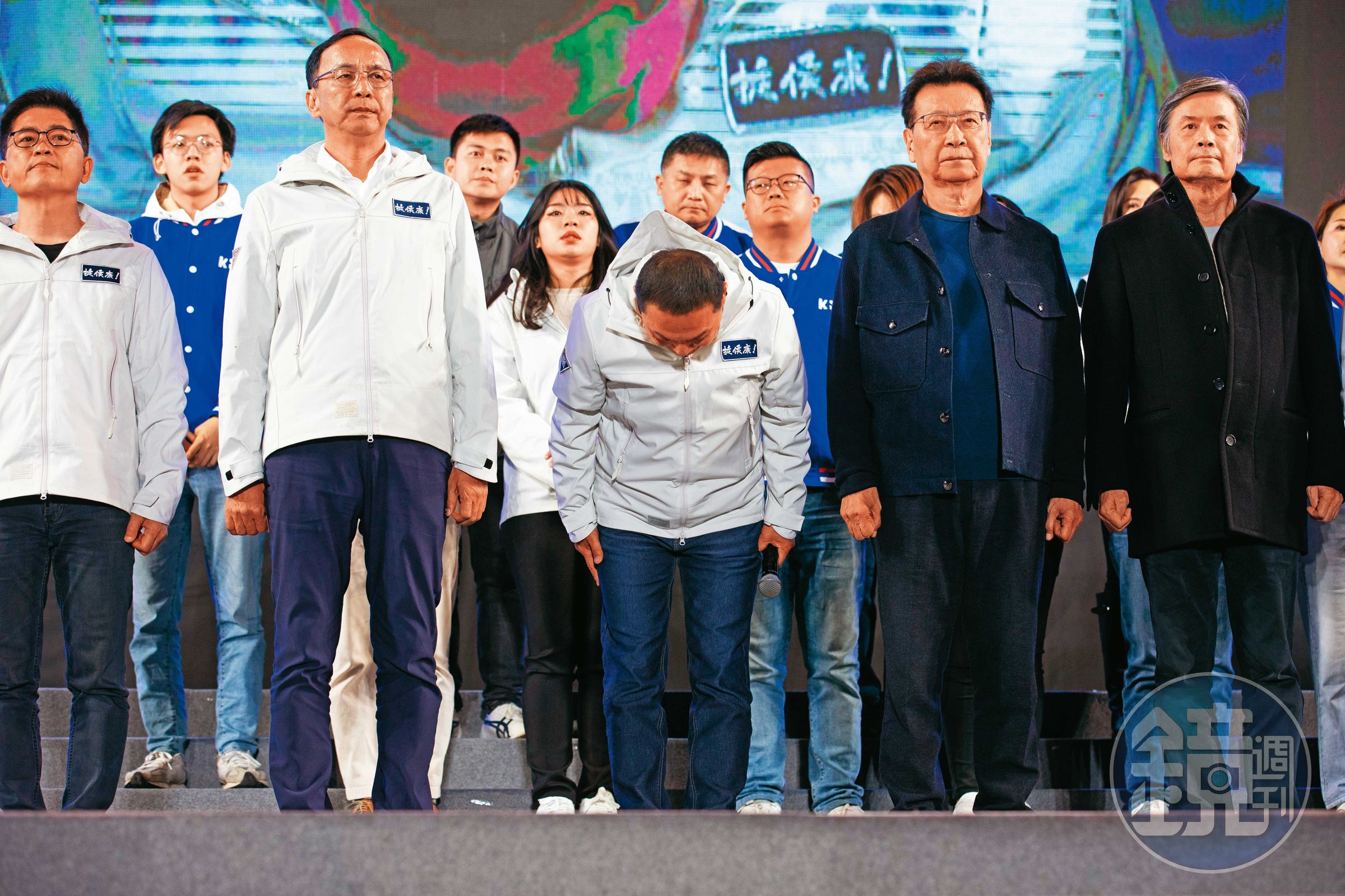 敗選之夜,侯友宜向支持者3度鞠躬致歉,坦言:「是我個人努力不夠。」