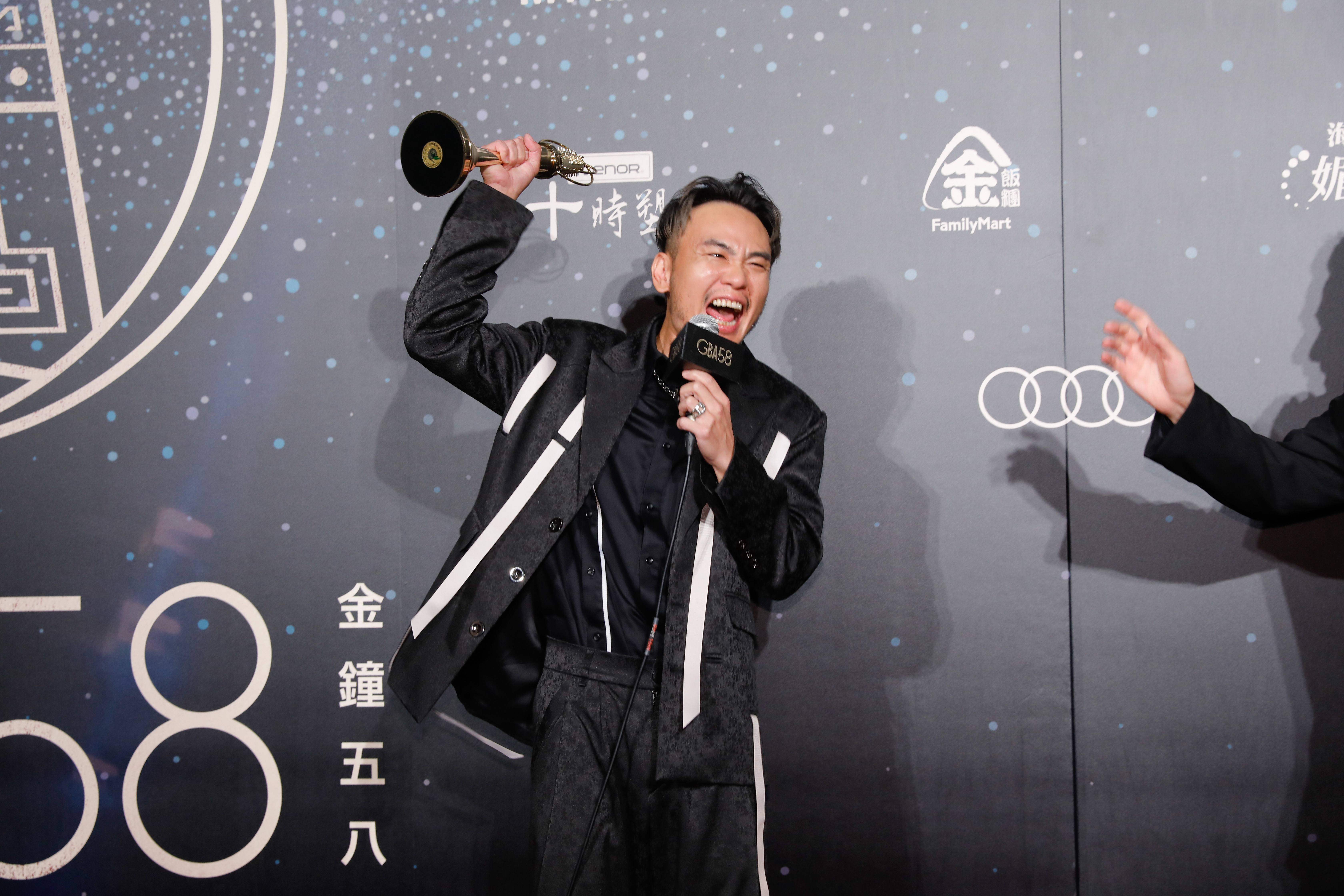 楊大正心情相當激動。