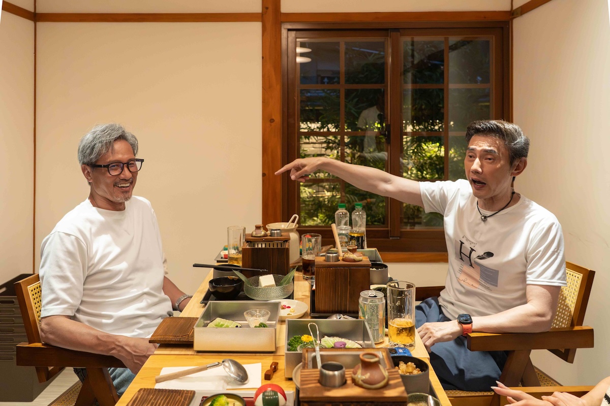 包小松(左)跟包偉銘超過20年沒見面。(圖/東森綜合台 提供)