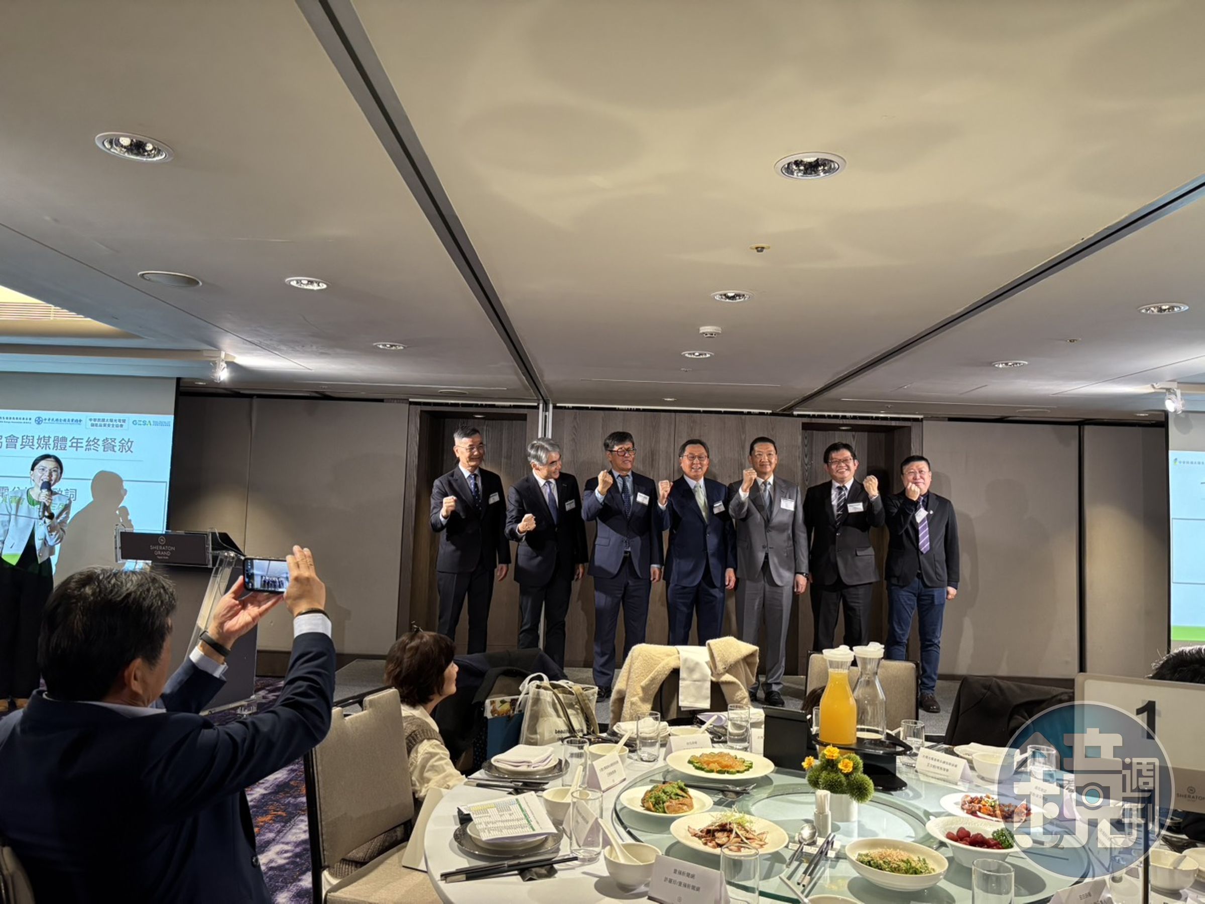 太陽光電產業七大公協會共同發出警訊,若光電能源政策持續走向僵化與嚴苛,不僅將導致能源轉型目標大幅倒退,更會動搖台灣在全球綠色供應鏈中的戰略地位。