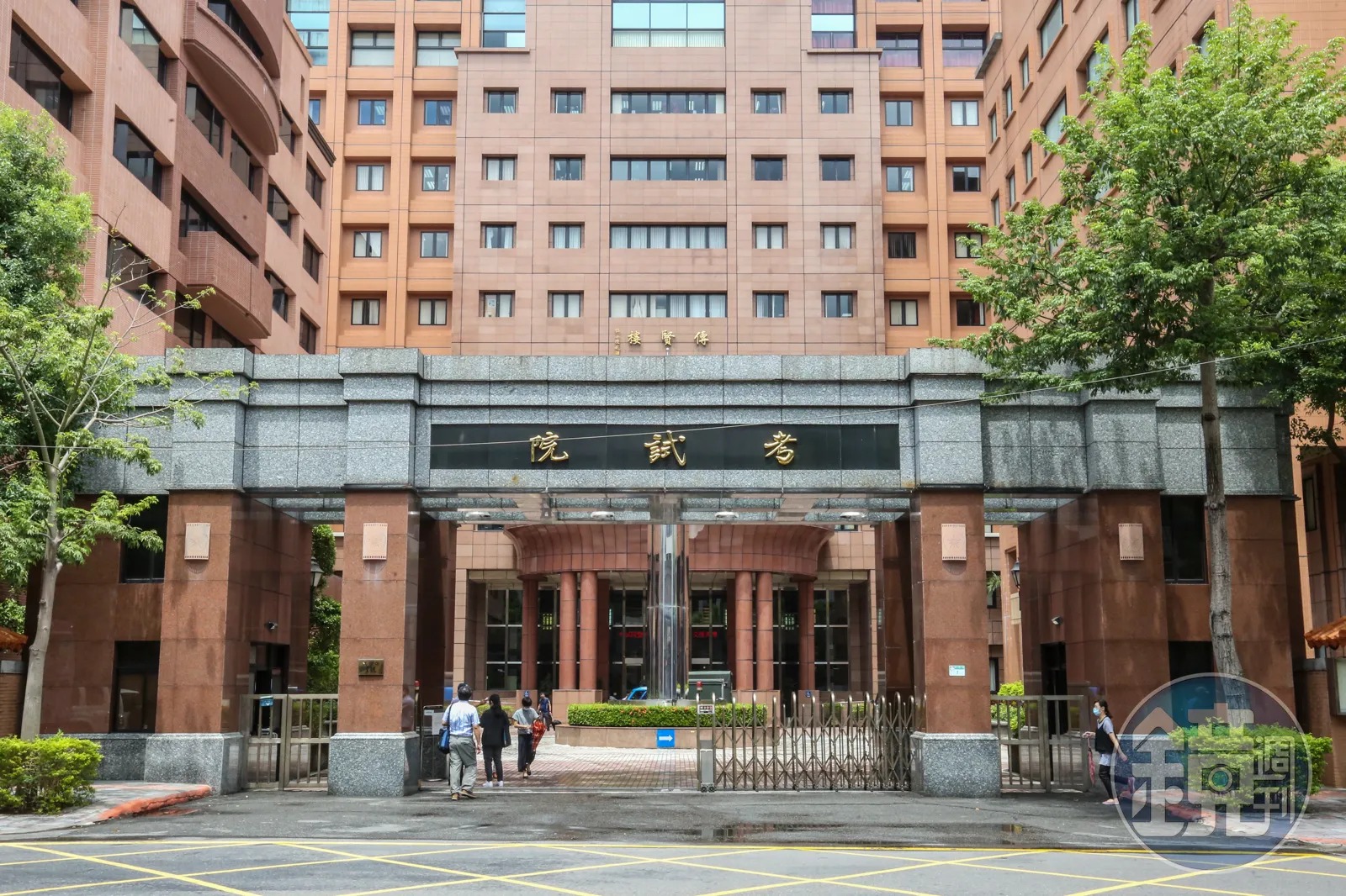 全國律師聯合會針對今年錄取人數首度破千達1,042人，刷新歷史紀錄，認為有錄取人數長期失控。（本刊資料照）