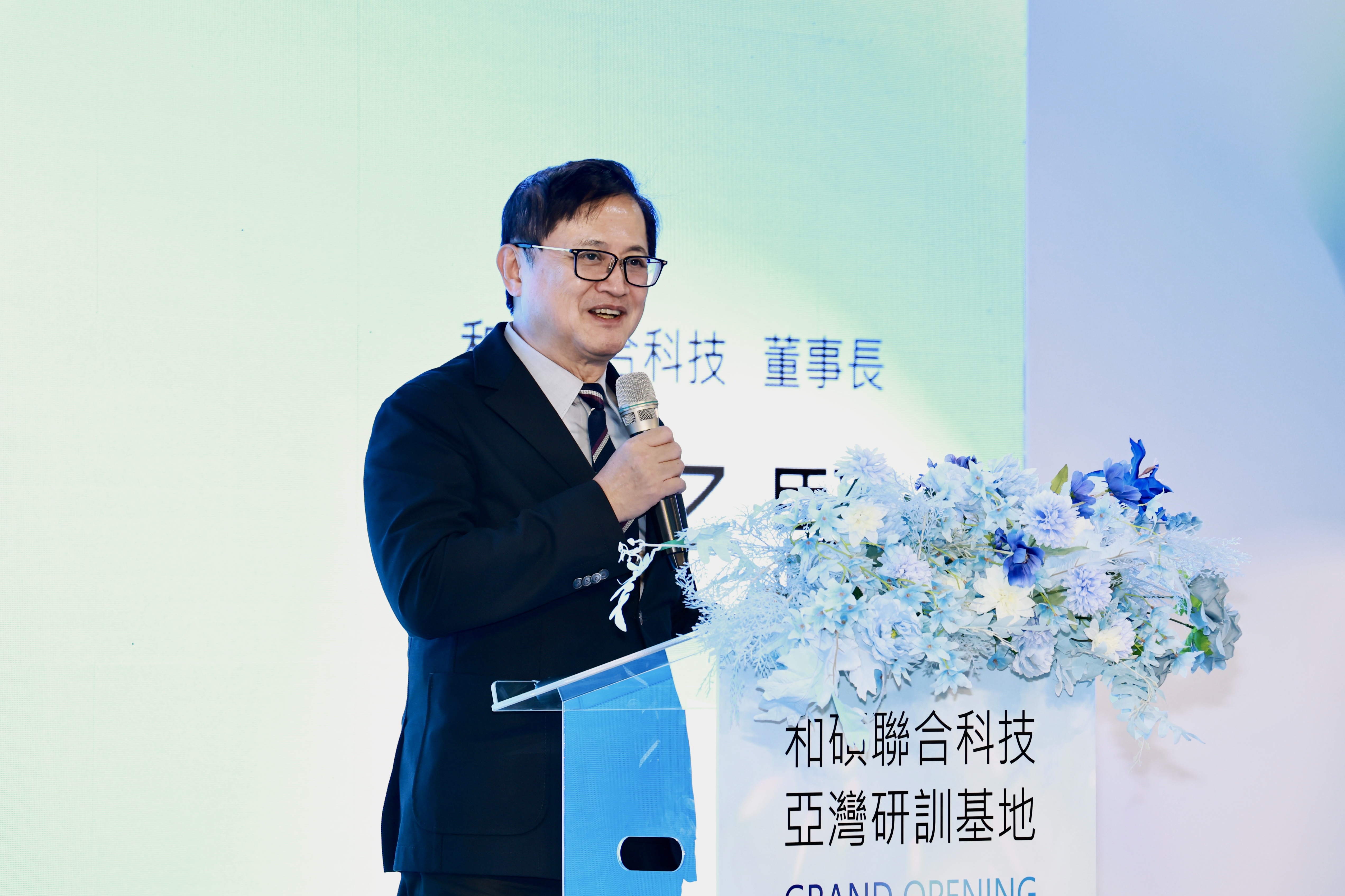 和碩董事長童子賢看好高雄將在產業南向供應鏈中，以地利之便扮演更重要的角色。