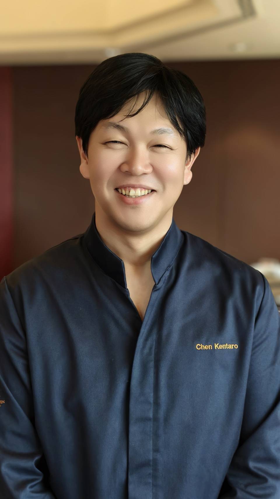 日本「四川飯店」第三代傳人陳建太郎第二度來台客座，比去年瘦了許多，笑起來仍是親和力十足。（李秀媛攝）