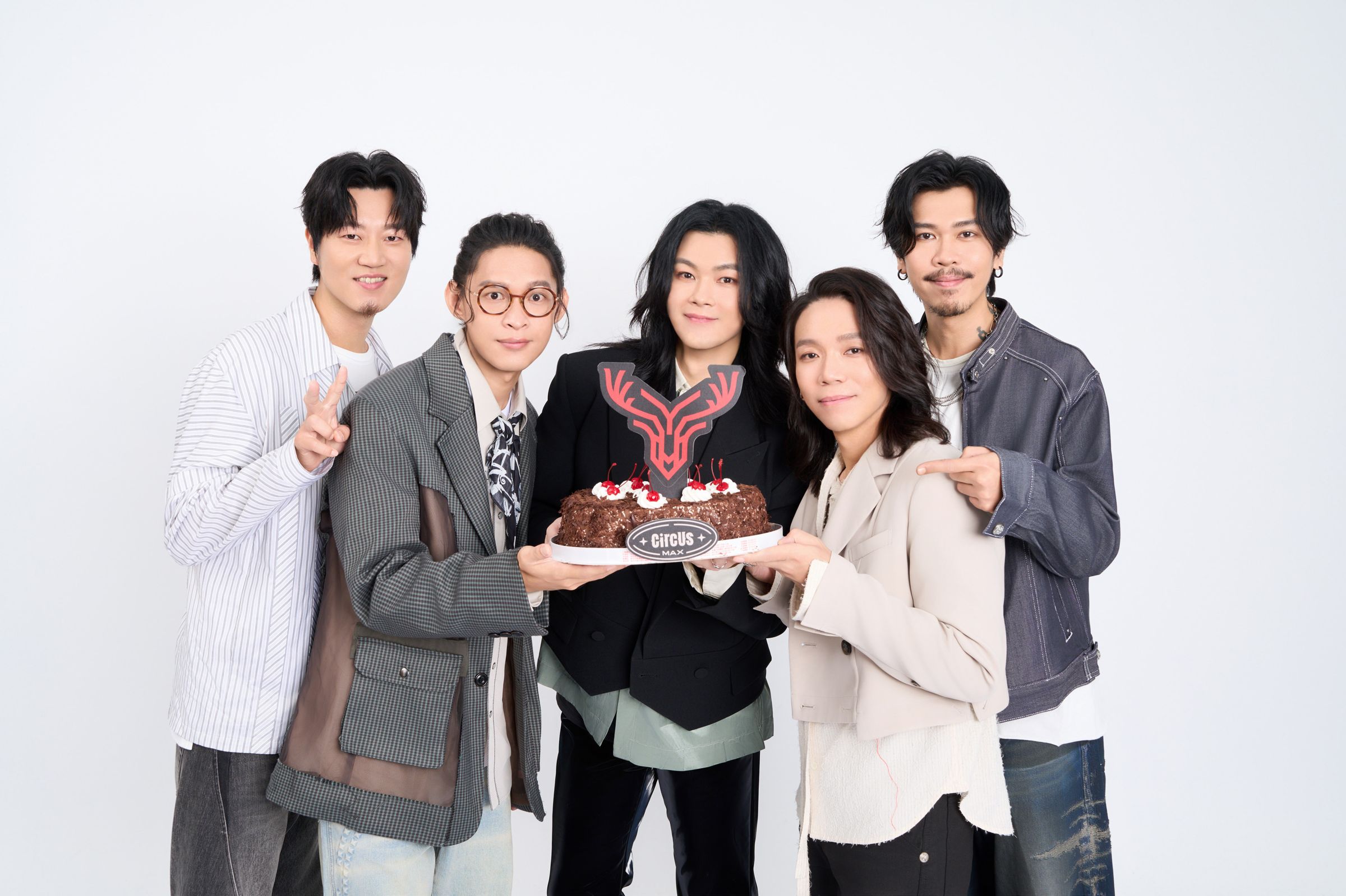 金曲樂團麋先生成團14週年開直播慶生與歌迷同歡。（相信音樂提供） 