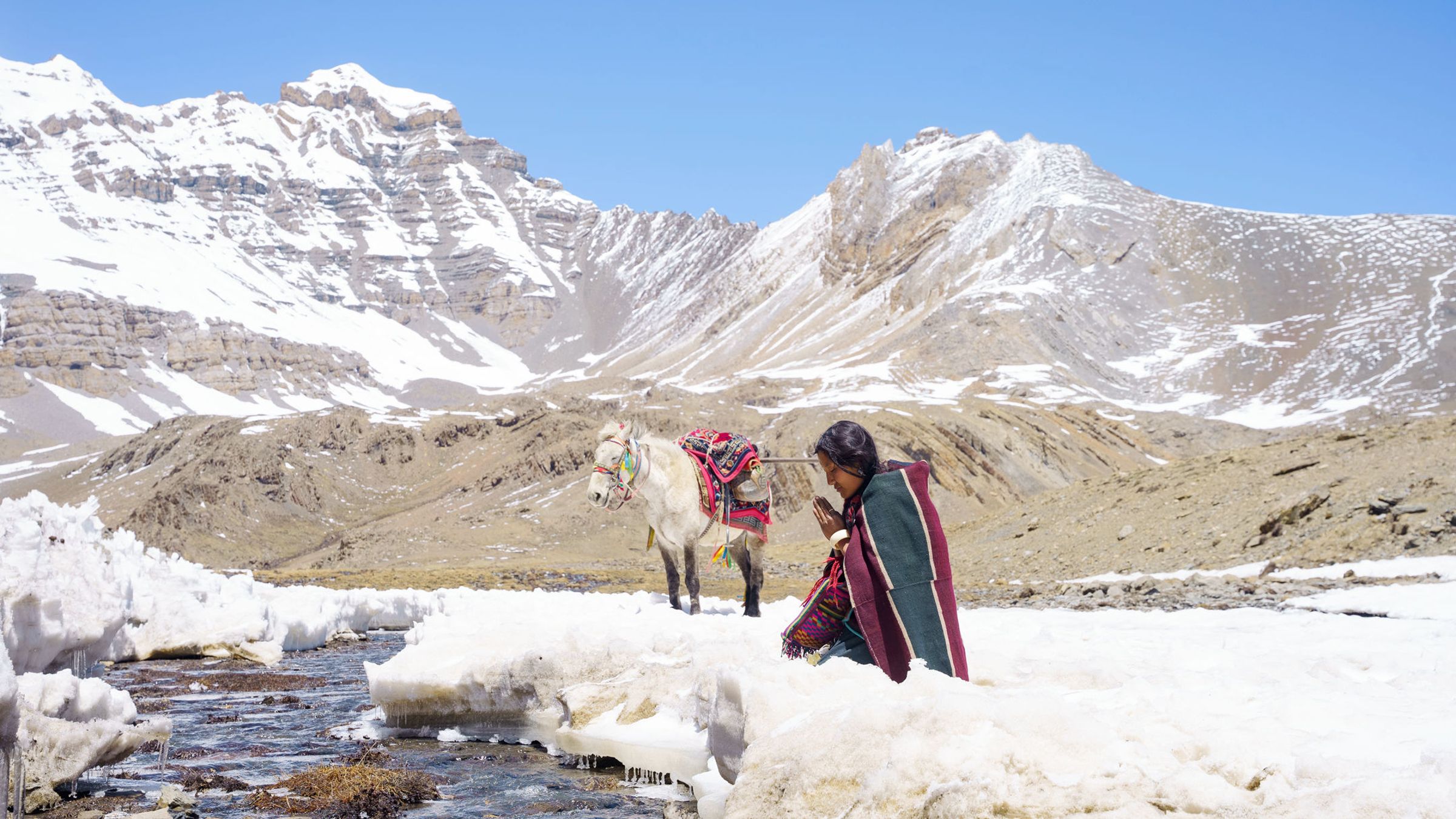 《香巴拉》在海拔高達4,200-6,000公尺的多爾波(Dolpo)地區拍攝,景色壯觀宏大。(海鵬提供)