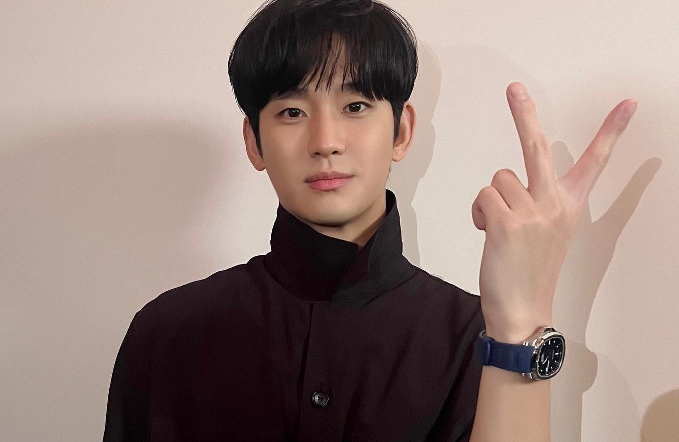 金秀賢與金賽綸的親臉照昨（11日）曝光，不少粉絲大為震驚，但經紀公司表示「立場不變」。（翻攝金秀賢 INS）