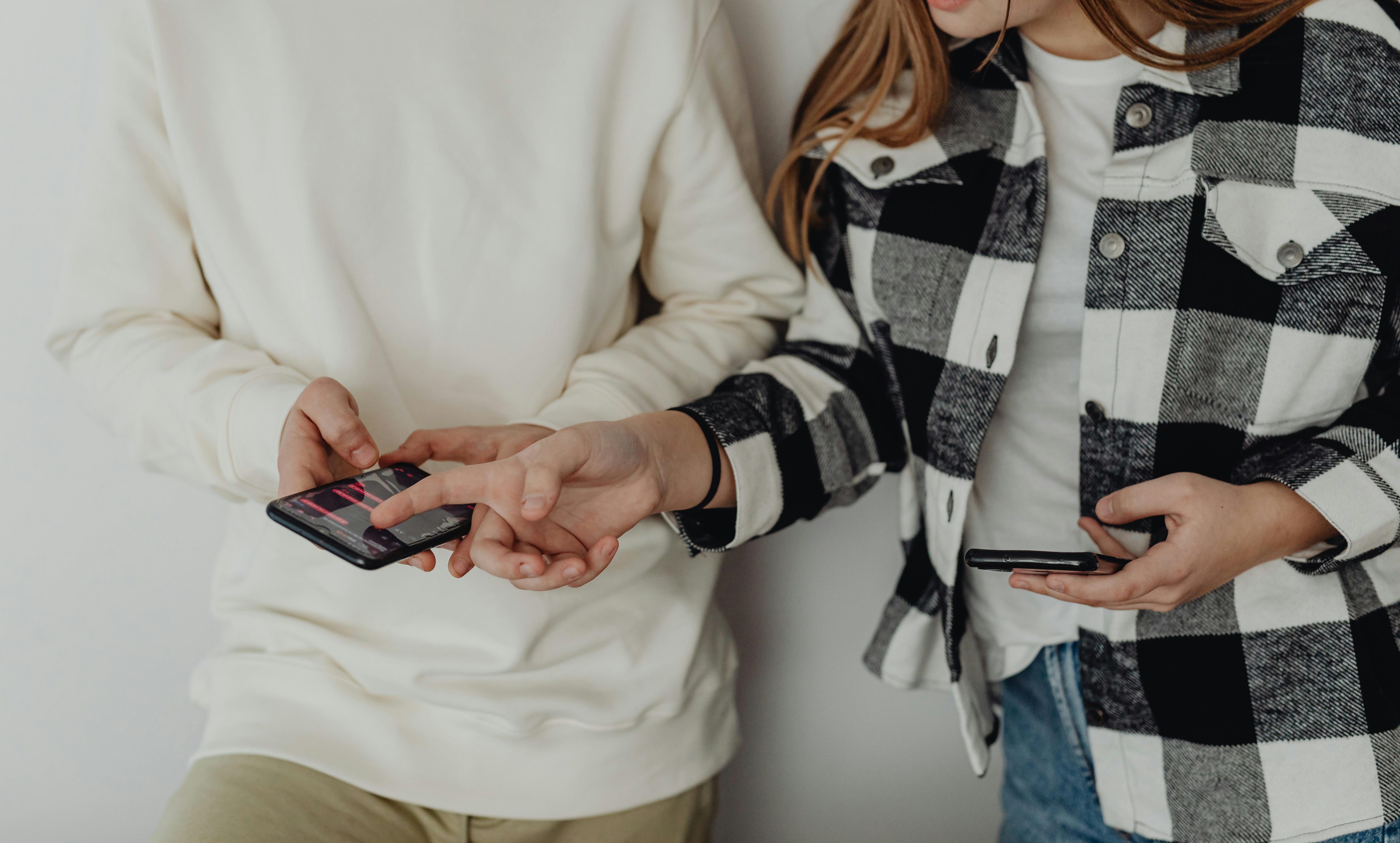 一查對話紀錄全都準！有趣語感大調查，網友神分析「情侶8成都屬不同派」。（示意圖，pexels）