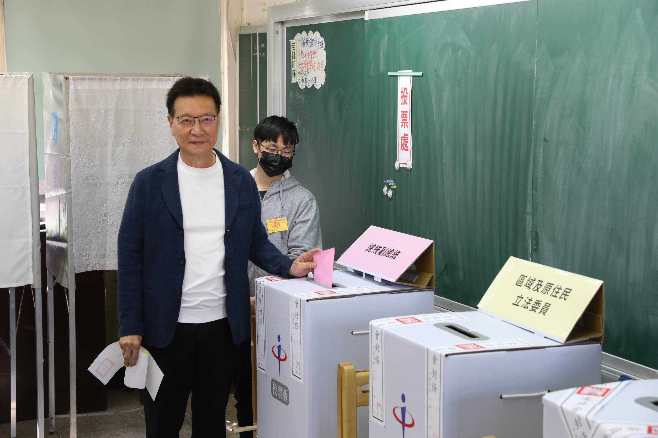 趙少康於臉書分享此次參選的經歷，並提及他過去力挺「藍白合」。