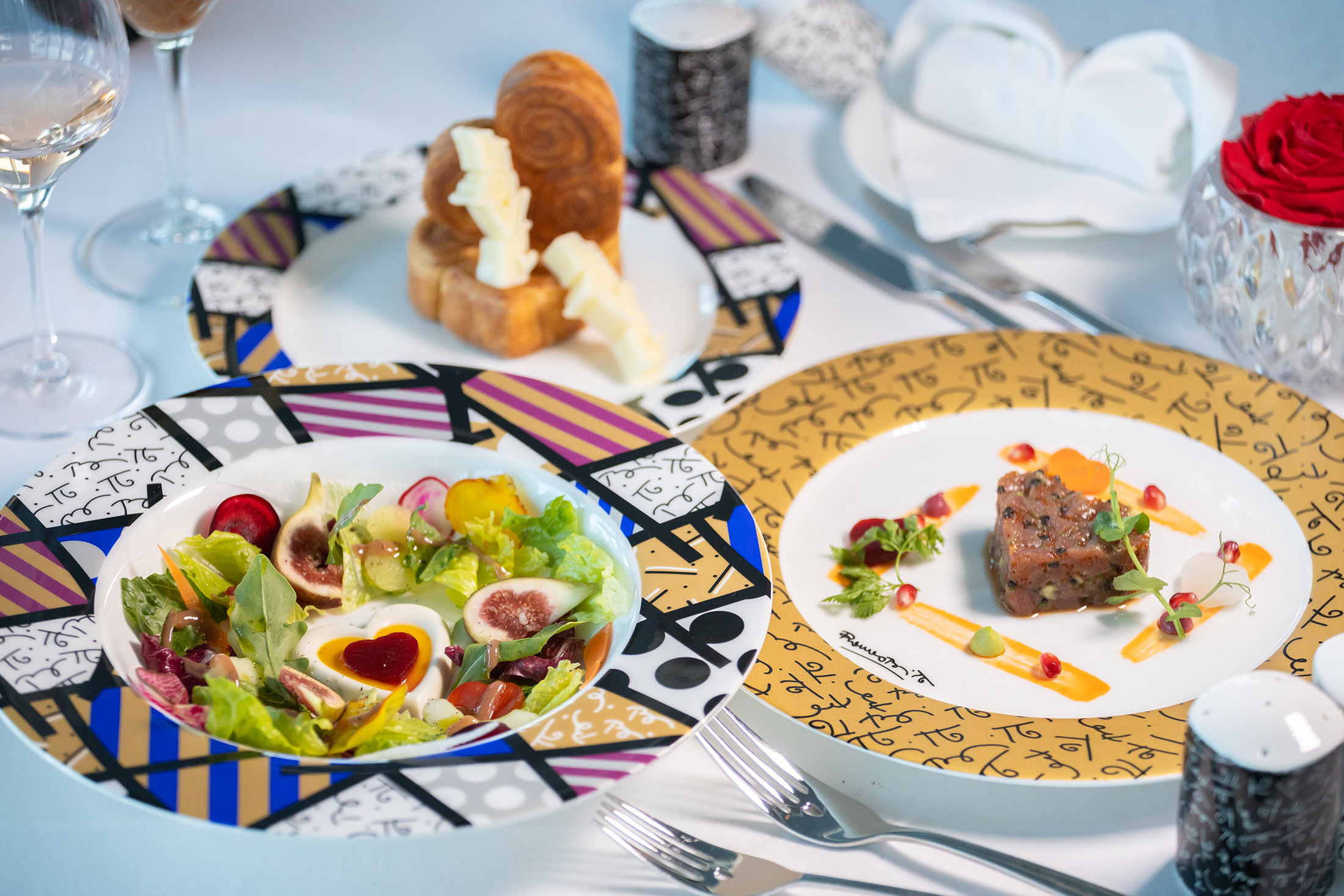 公主遊輪旗下最新的「太陽公主號（Sun Princess）」邀請許多名人、名廚與藝術家合作，為船上的付費餐飲增加許多耳目一新的元素。