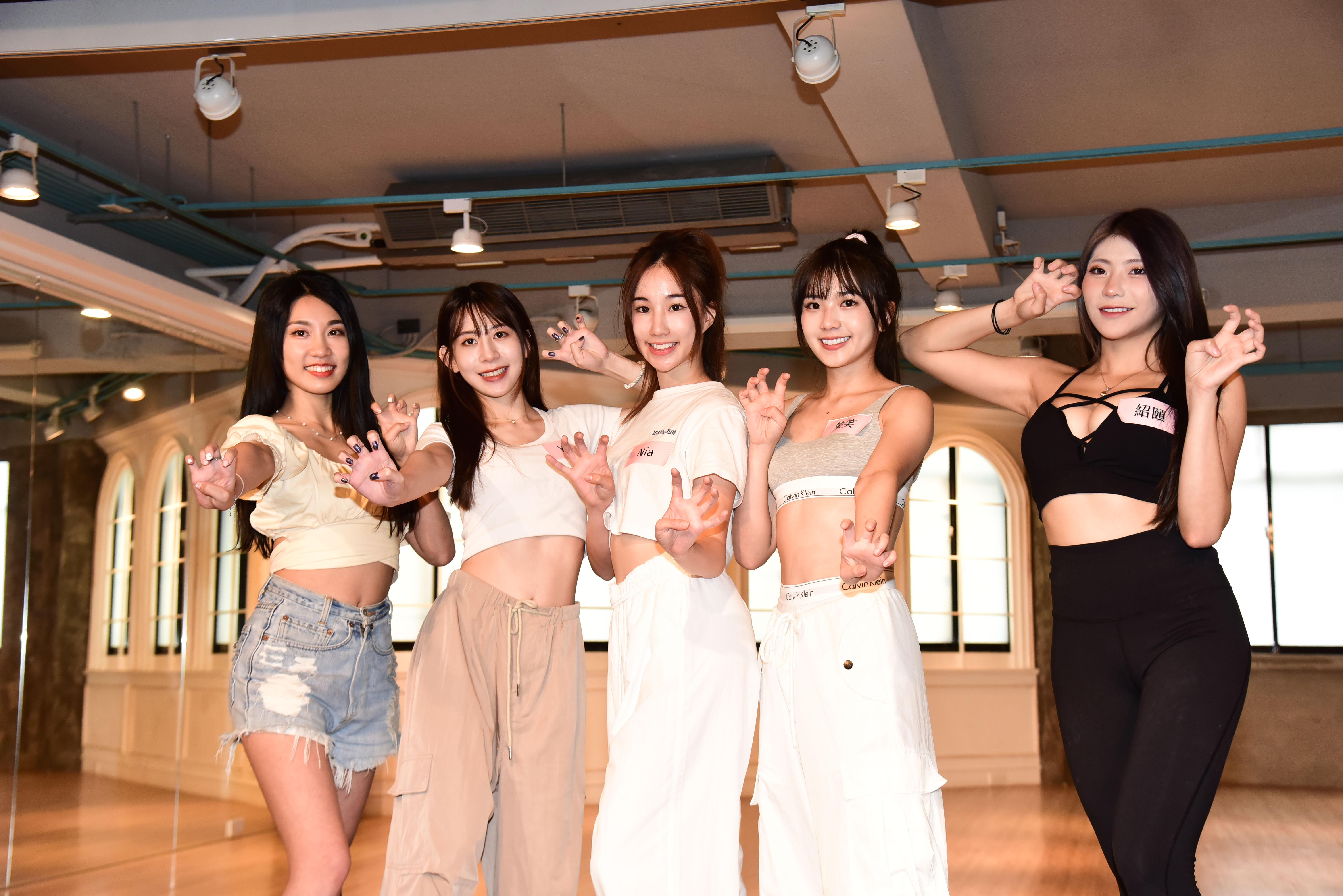 電豹女Jasmine（左起）Yuki、Nia、笑笑紹頤今出席活動。（想想時間有限公司提供）