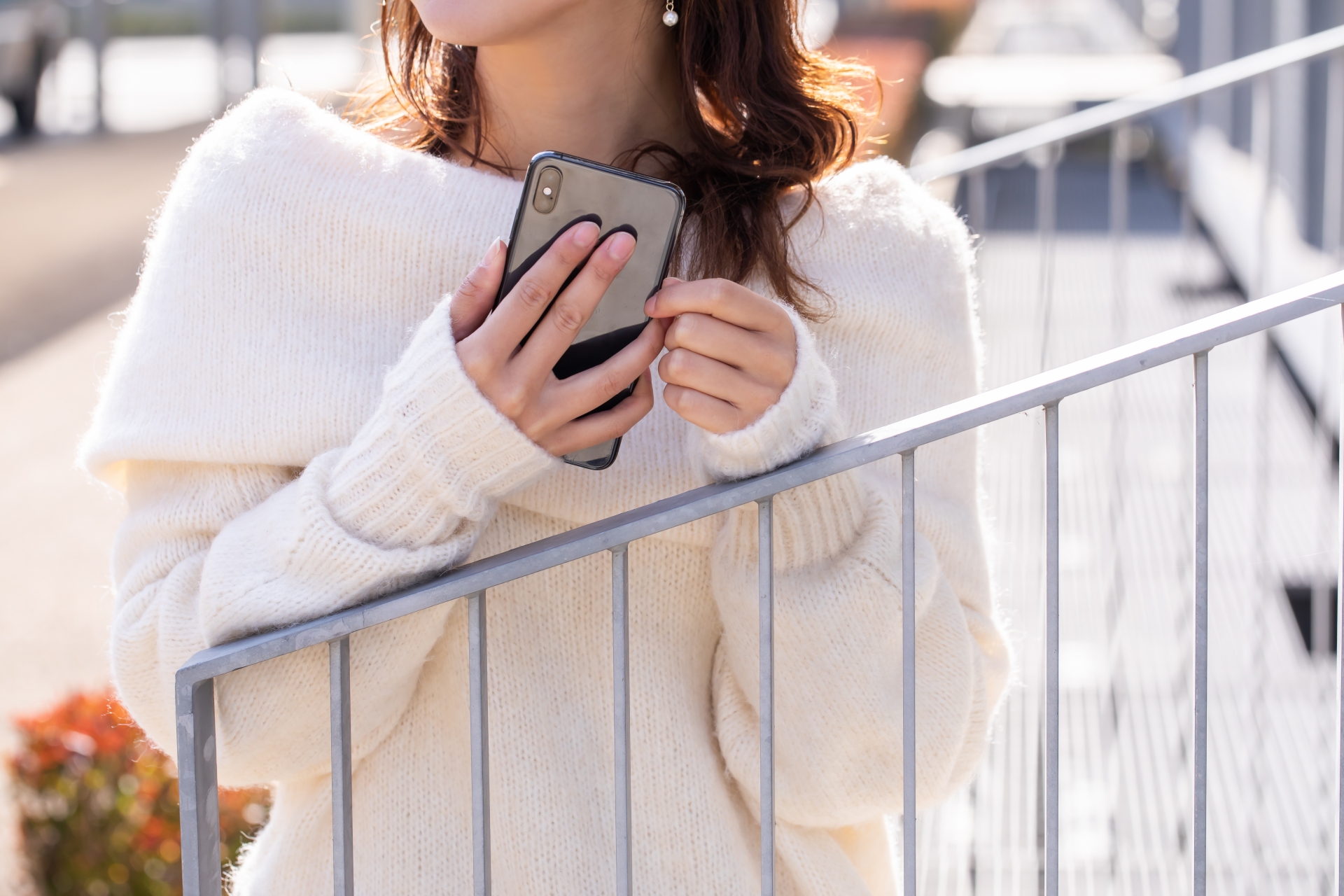 一名科技公司人夫偷吃剛進公司的女下屬，兩人手機曖昧傳情，還有鹹濕對話。（示意圖，photoAC）