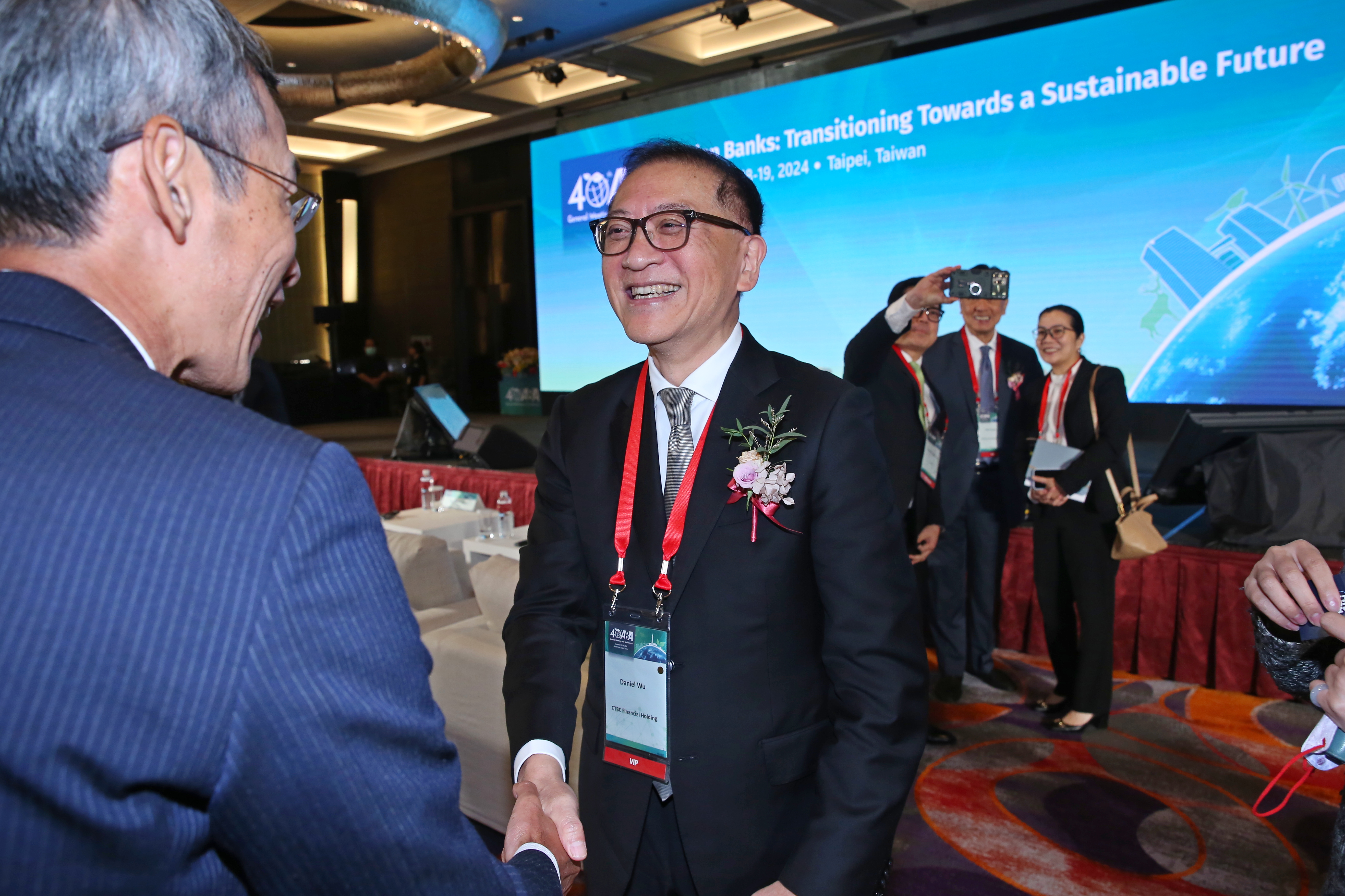 第40屆ABA會員大會暨研討會今（18）日於台北君悅酒店舉行開幕儀式，超過20個國家，逾250位來自全球各國金融領袖齊聚。