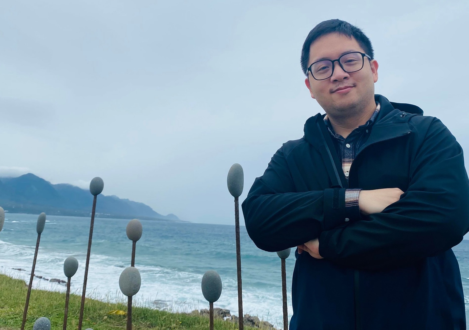 周軒是民進黨立法院黨團總召柯建銘的助理。（翻攝周軒臉書）