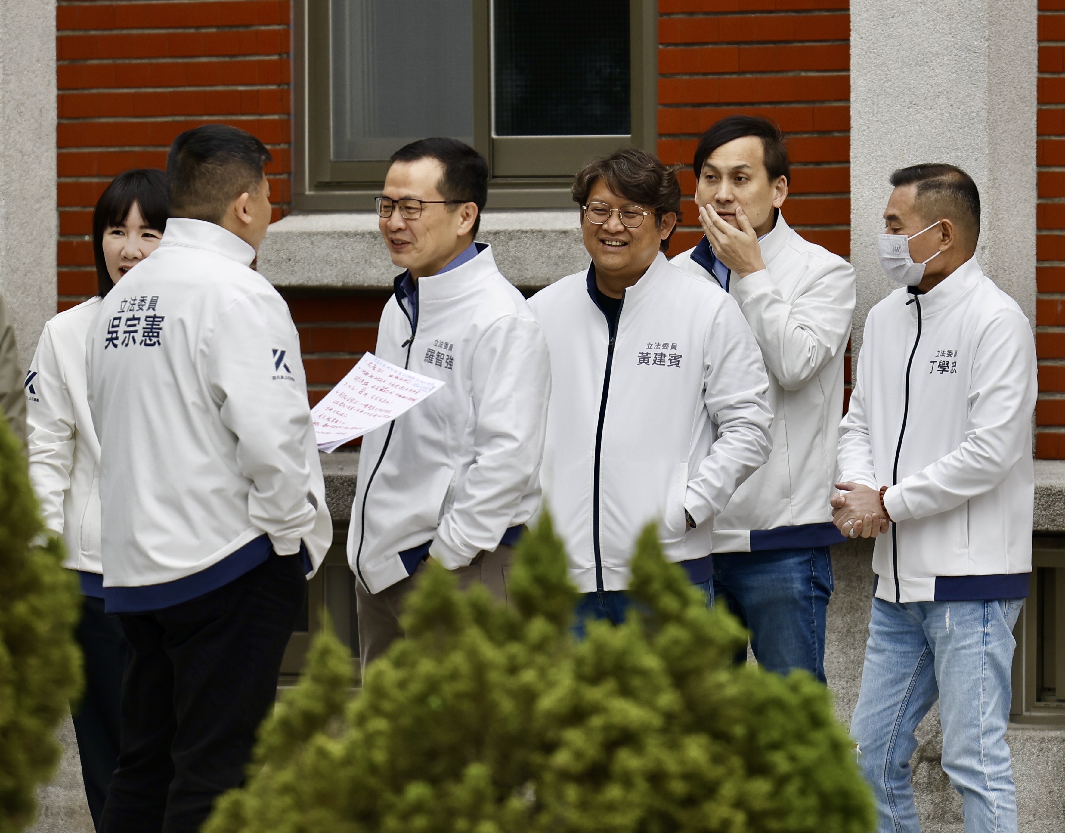 全台大罷免浪潮，泛國民黨陣營已有35人第一階段連署通過，而民進黨立委則是目前仍掛蛋。