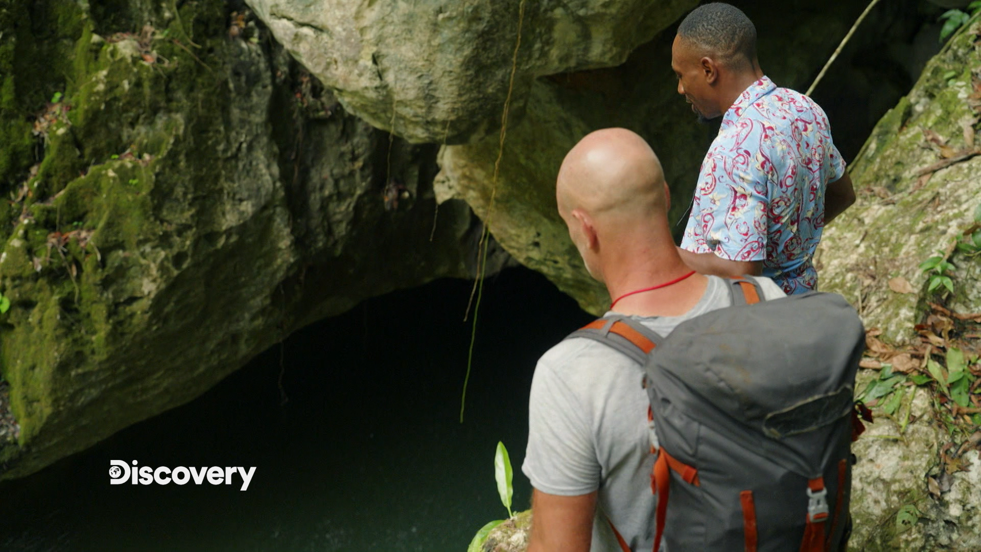 《爸戰荒野》透過不同的野外求生關卡，讓6組素人爸爸，重新與他們的子女在荒野中建立起親子關係。（Discovery頻道提供）
