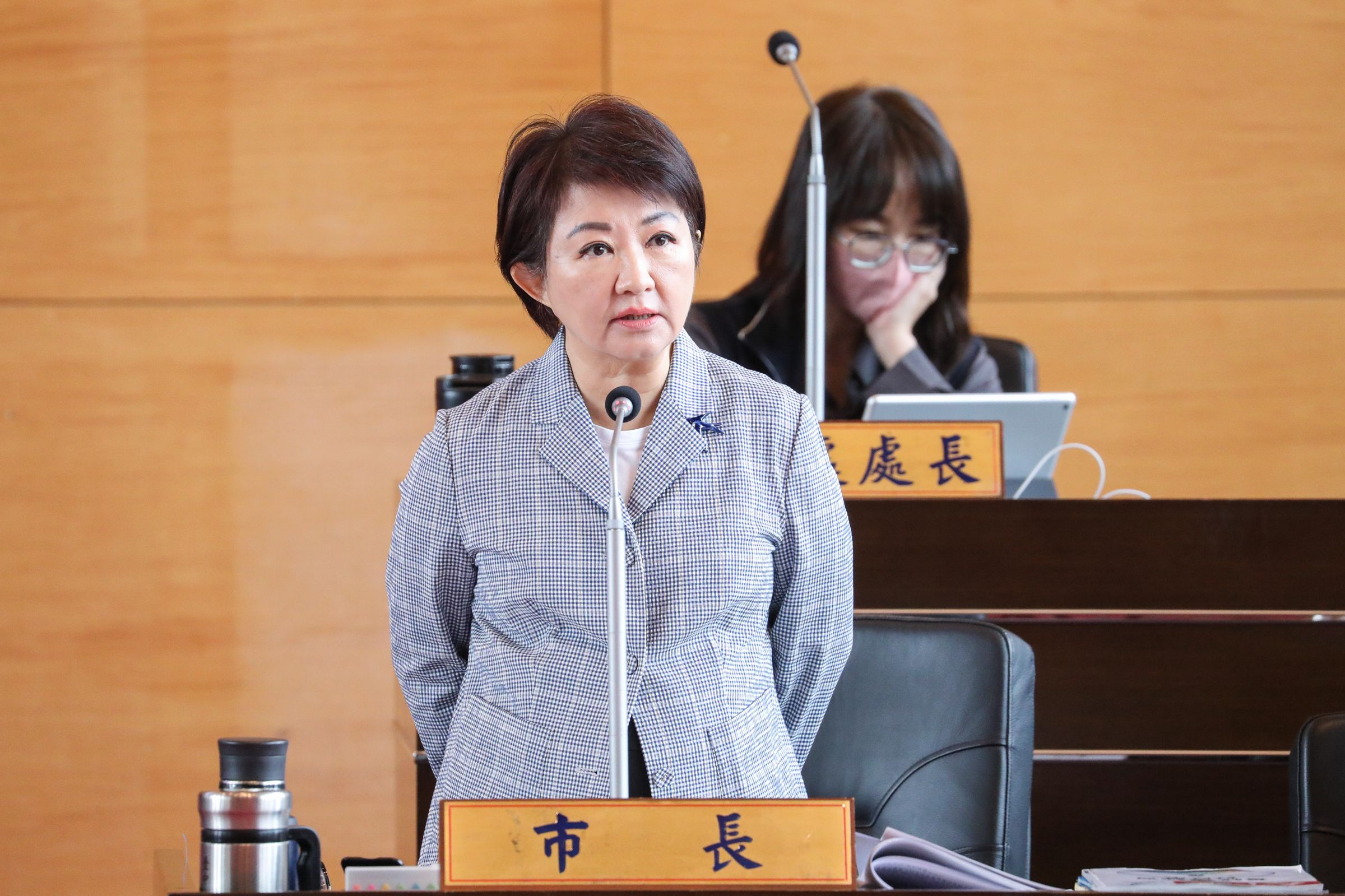 台中市長盧秀燕對網紅和魔術師開罰。(市府提供)