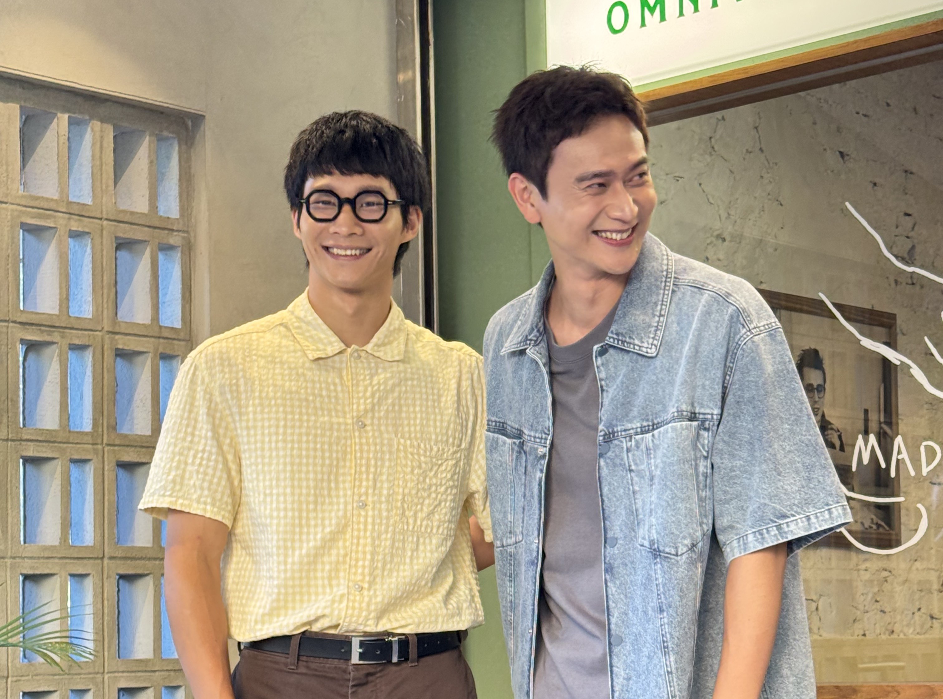 劉冠廷與黃冠智常在片場分享育兒心情。