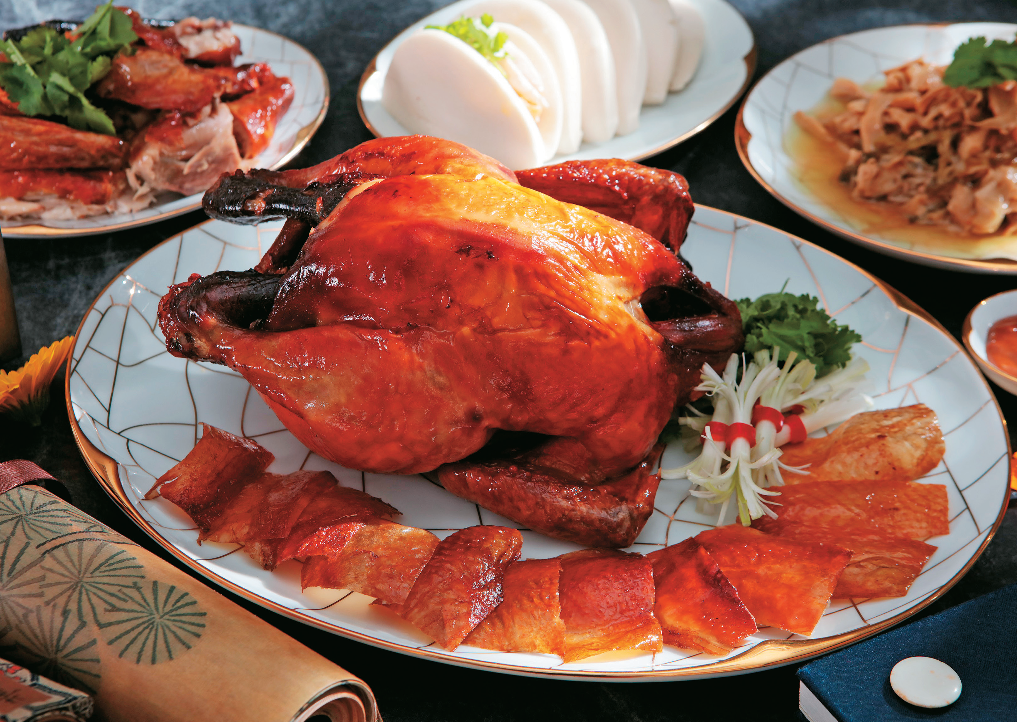 「山海樓」的「掛爐燒雞」是台菜宴席的經典大菜。