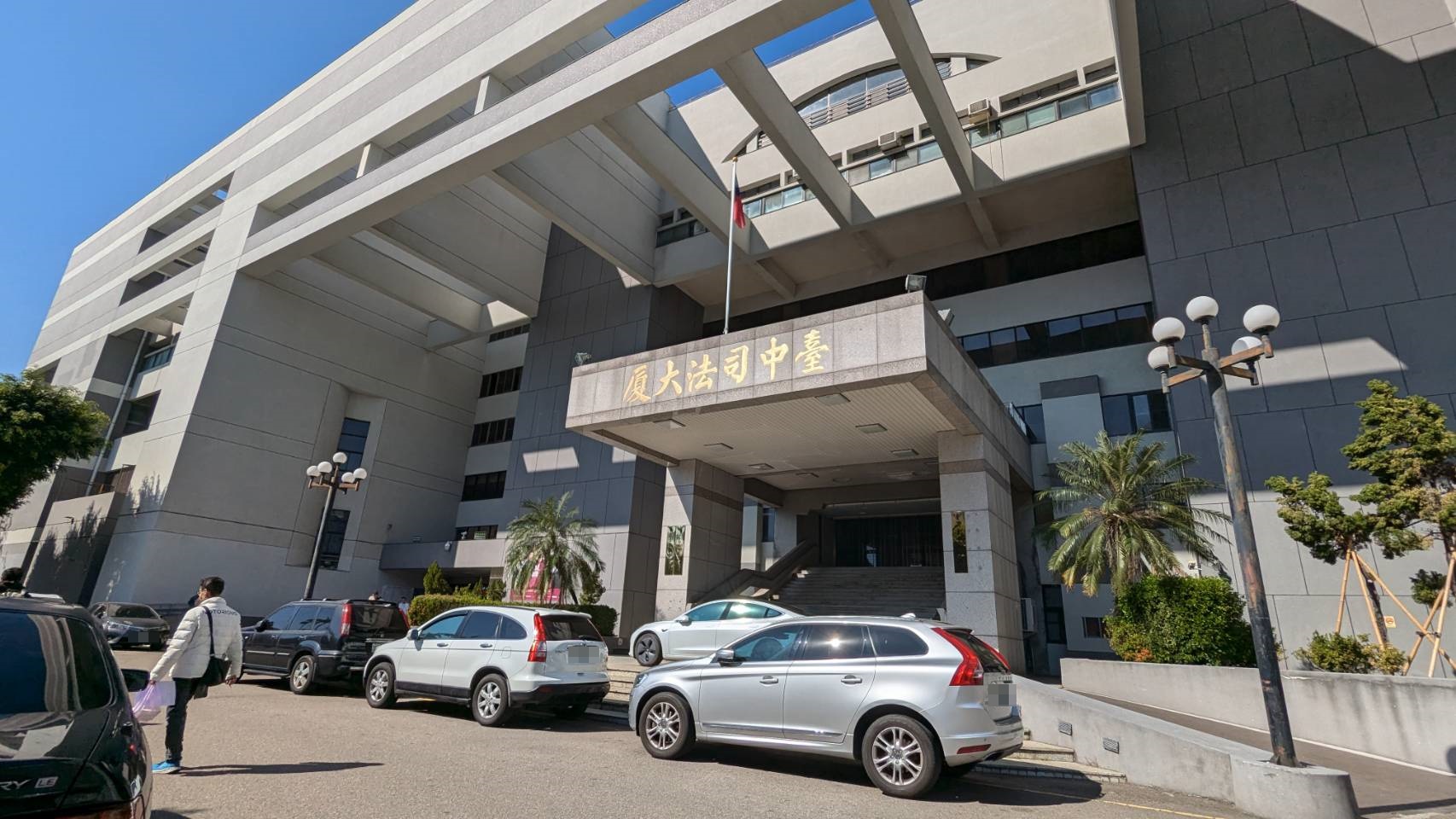 台中陳姓婦人在室內吸食毒品，害1歲大女兒成了「毒品寶寶」。（本刊資料照）