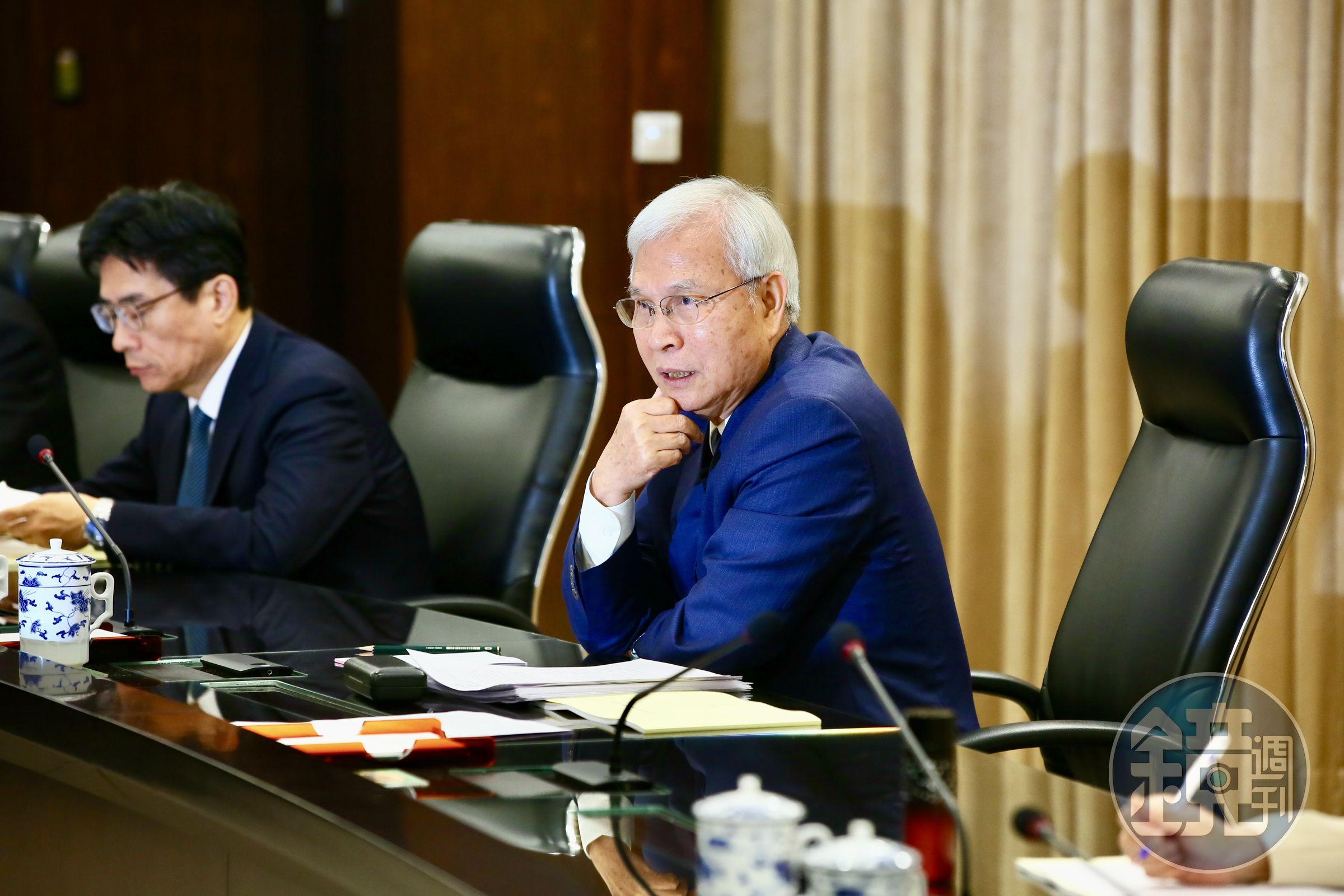 「新青安」排撥時間長，央行總裁楊金龍在理監事會議會後記者會提出三解方。
