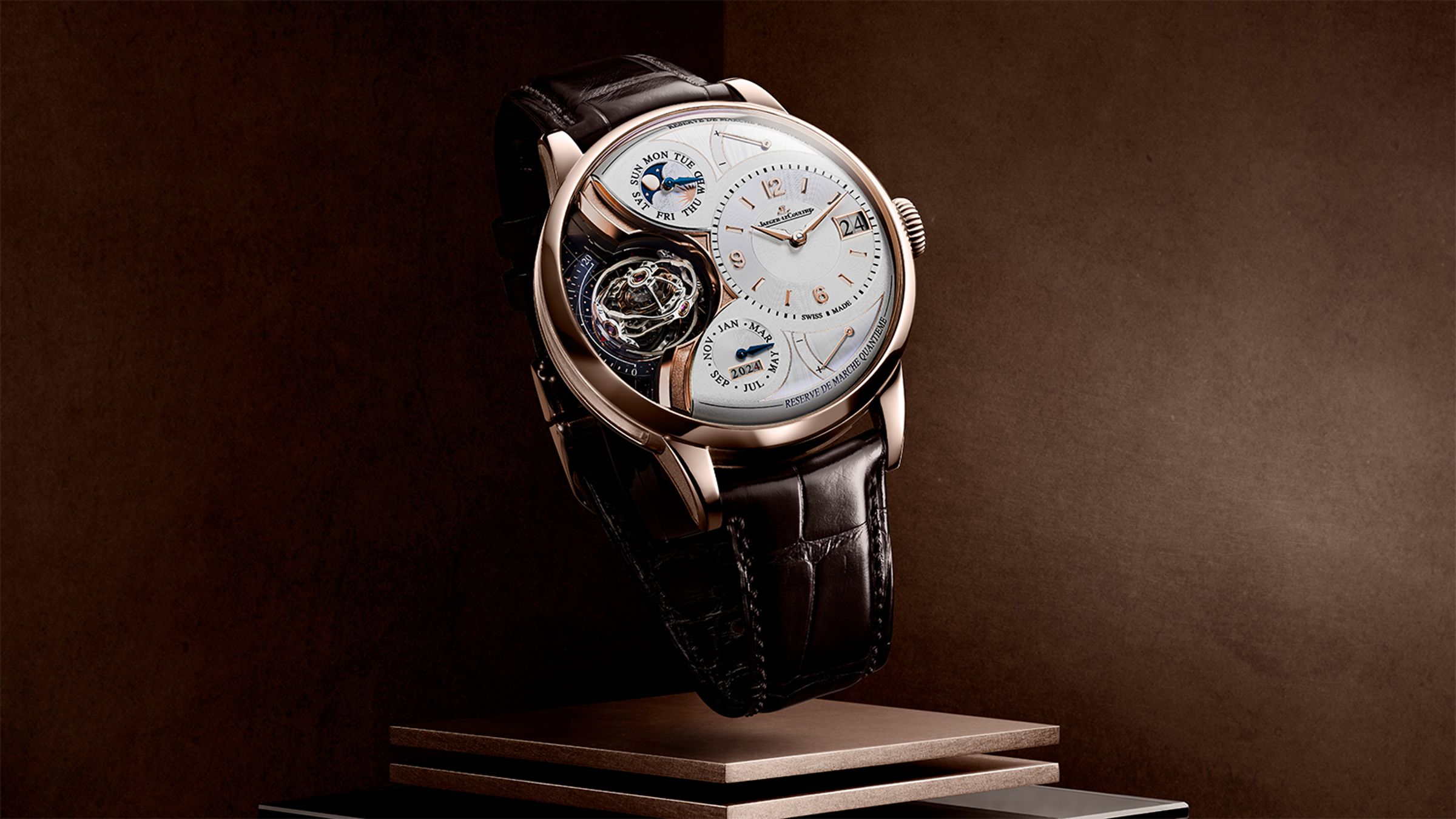 Duometre Heliotourbillon Perpetual｜錶徑44mm／玫瑰金錶殼／時、分、秒指示；三軸陀飛輪；萬年曆及月相功能；雙動力儲存指示／388型手上鍊機芯／防水3大氣壓／限量20只／定價NT$ 14,500,000