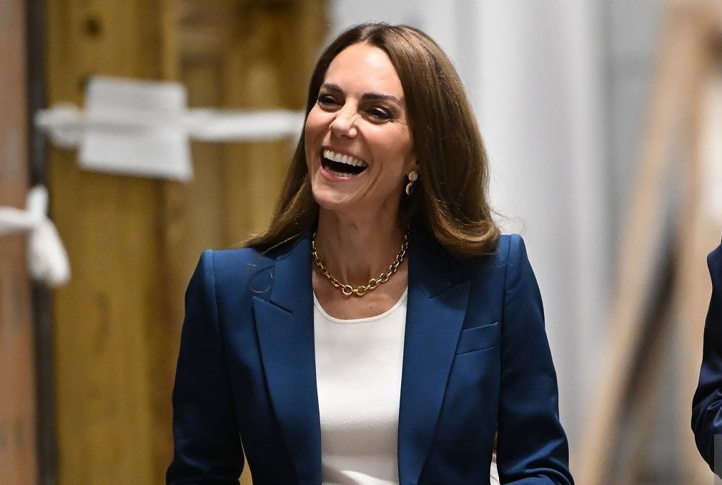 凱特王妃10日到訪V&A東區倉庫，氣色很好。（翻攝X@HRHPWales）