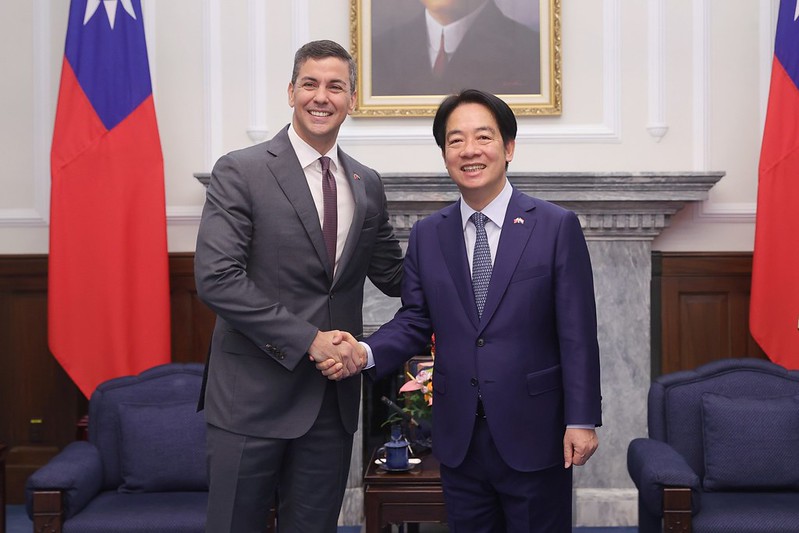 賴清德總統今（21）日上午會晤「巴拉圭共和國總統貝尼亞（Santiago Peña Palacios）訪問團」。（總統府提供）