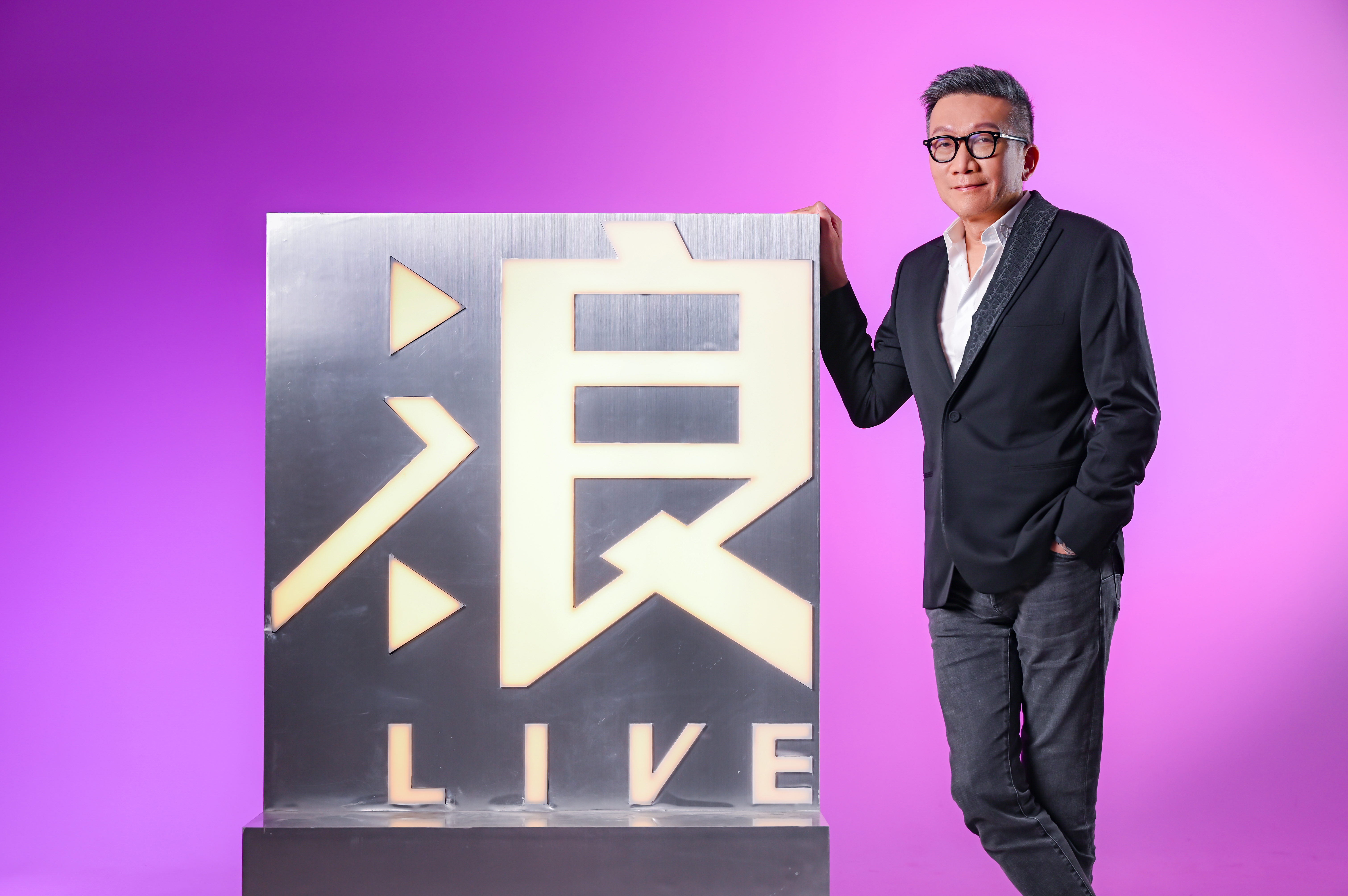 浪凡網路科技 2 月營收年增 10.72% 創同期新高，王亦衡董事長表示，營收穩健成長為集團跨足德州撲克競技板塊提供強大後盾，展現主導亞洲競技產業的雄厚企圖心。