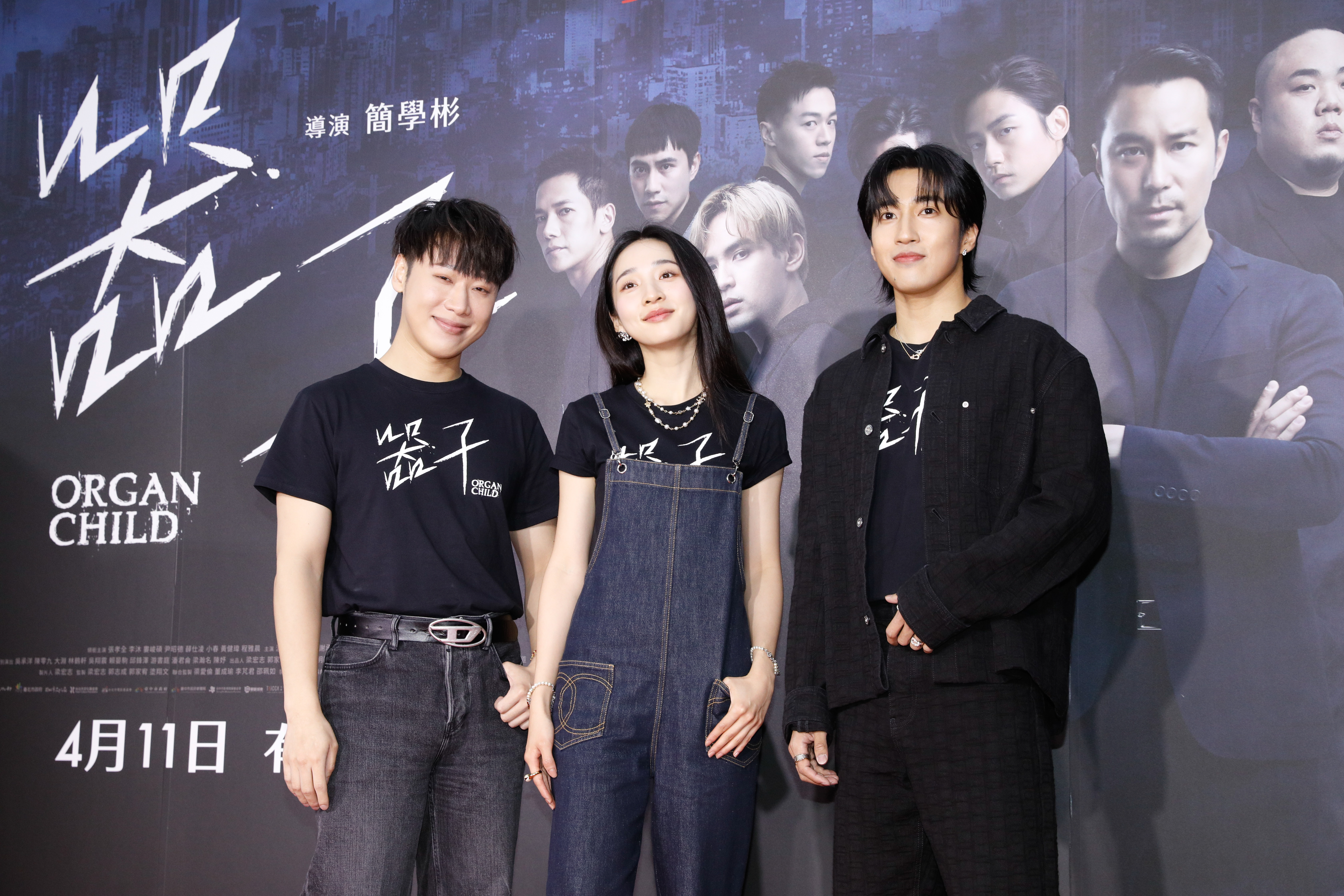 李沐與婁峻碩3搭終於有了感情戲，成功組成CP，左為「小賴」賴晏駒。