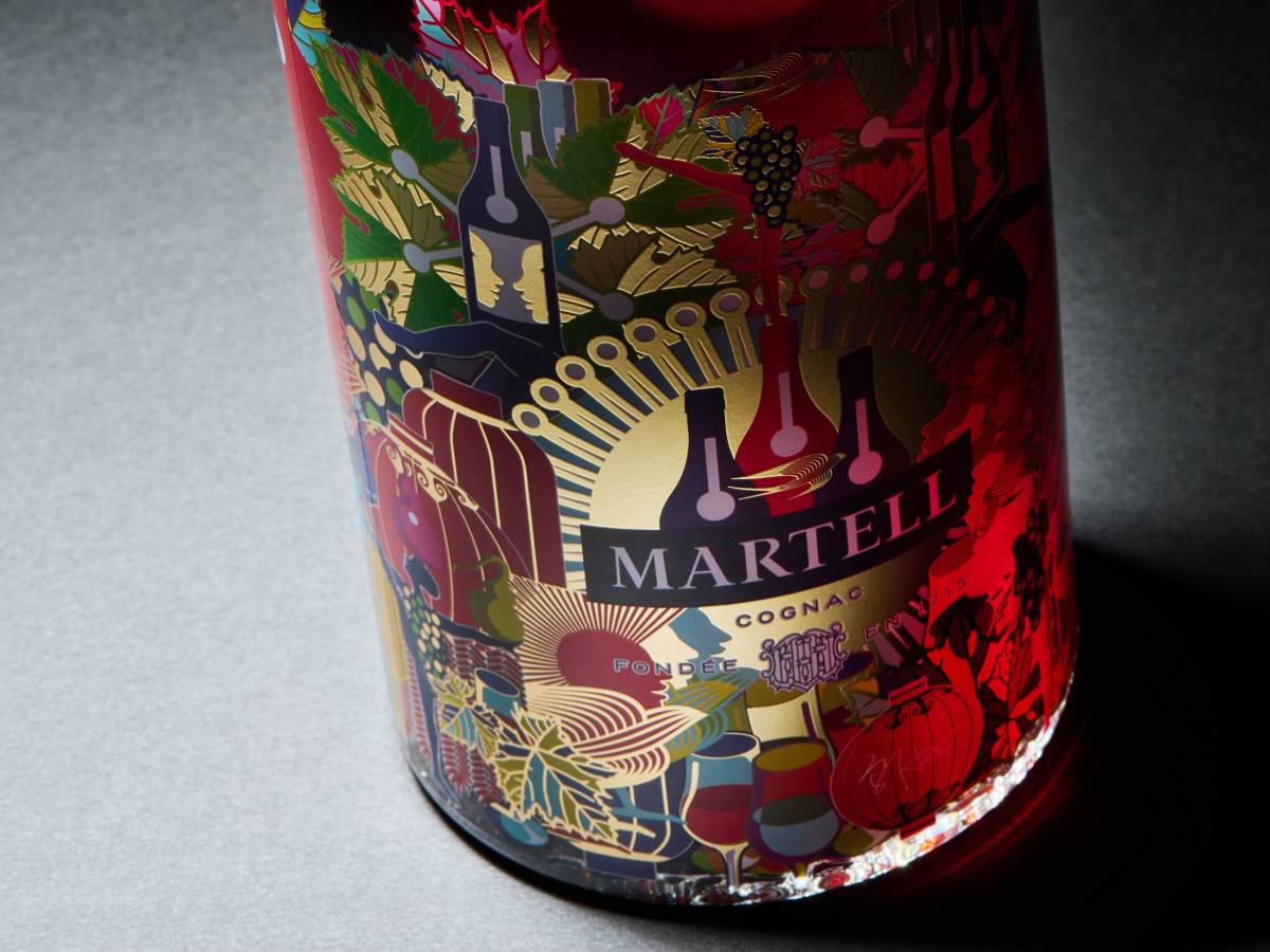 法國干邑龍頭馬爹利，堪稱最勇於求新求變的品牌，沒有之一。他們首創把 V.S.O.P. 原酒放入美國波本桶進行二次熟成，創造了口感獨特的「藍淬燕」；同時也打破傳統干邑分級，調配出超越 V.S.O.P.的 Noblige「名仕」；等同於X.O.的Cordon Bleu「藍帶」，以及X.X.O.「尚選」等等酒款。