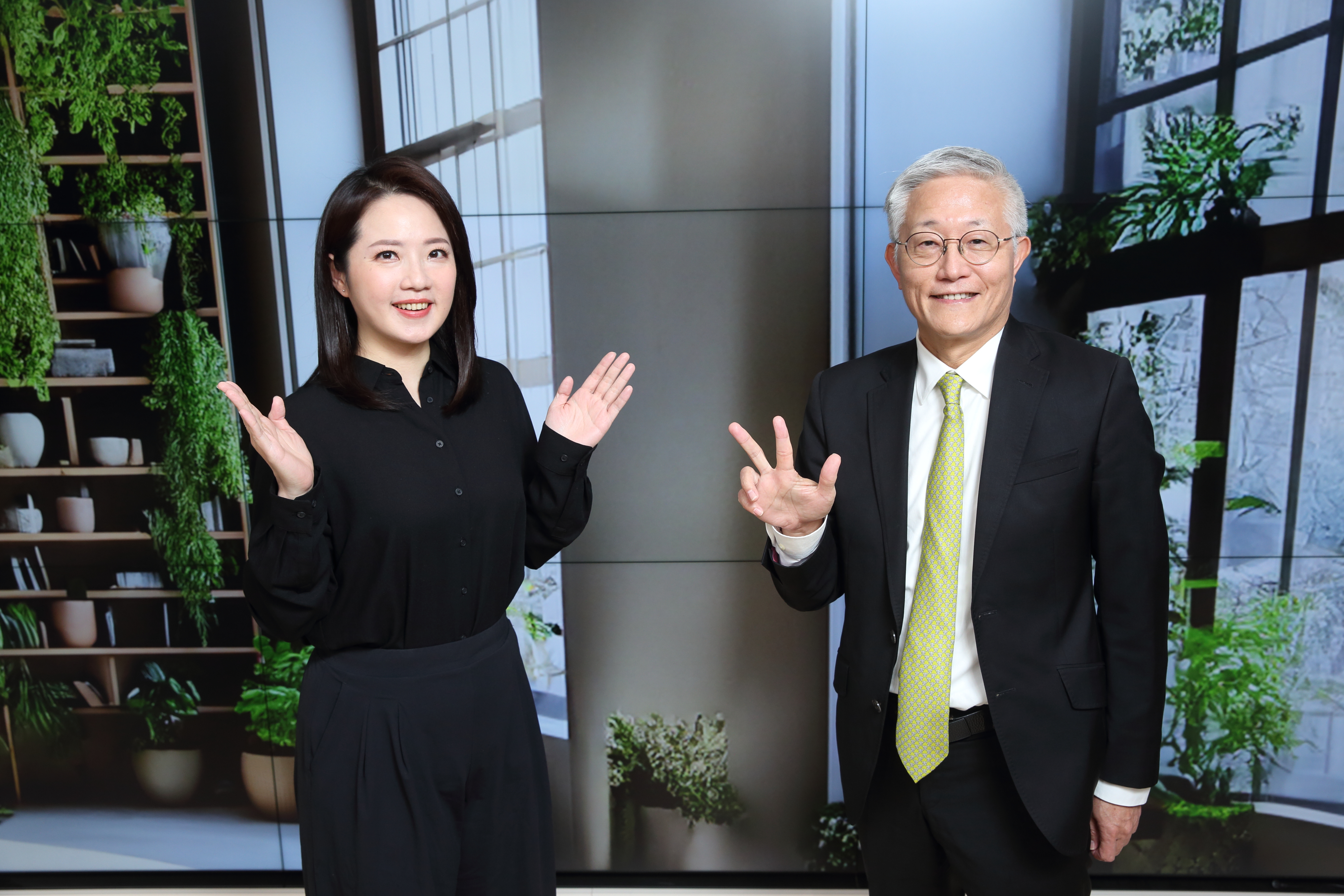 政大前校長周行一在《錢鏡你家》節目中強調，投資鐵律是分散、分散、分散，並教戰「八喜投資法」。