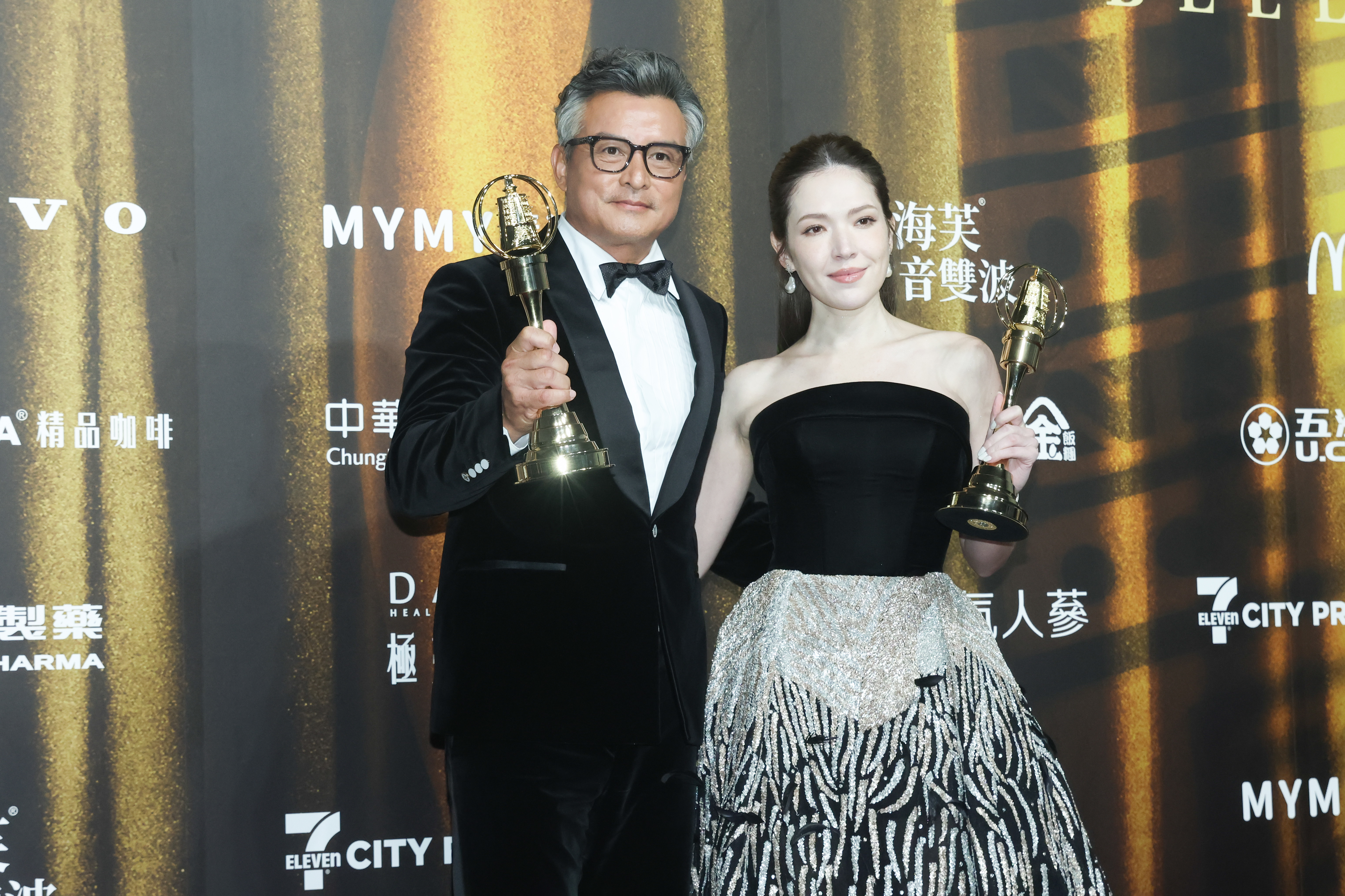 李銘順、許瑋甯分別拿下迷你劇集電視電影最佳男、女主角。