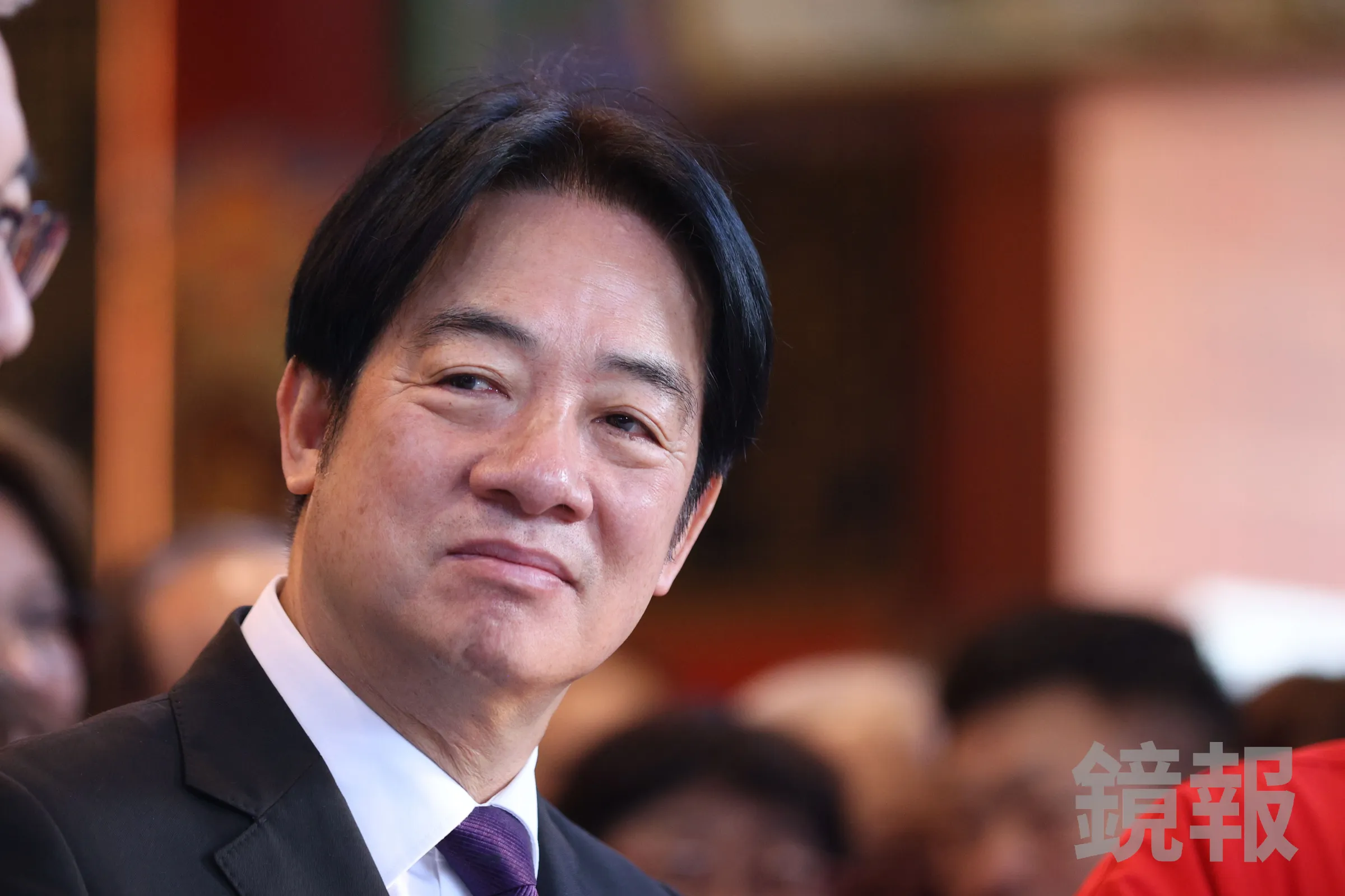 總統賴清德於上午9點左右po文,呼籲朝野放下成見,「因為國家安全不能等、國防不能打折扣。讓我們團結一致,支持國防預算」。(鏡報劉耀勻攝)