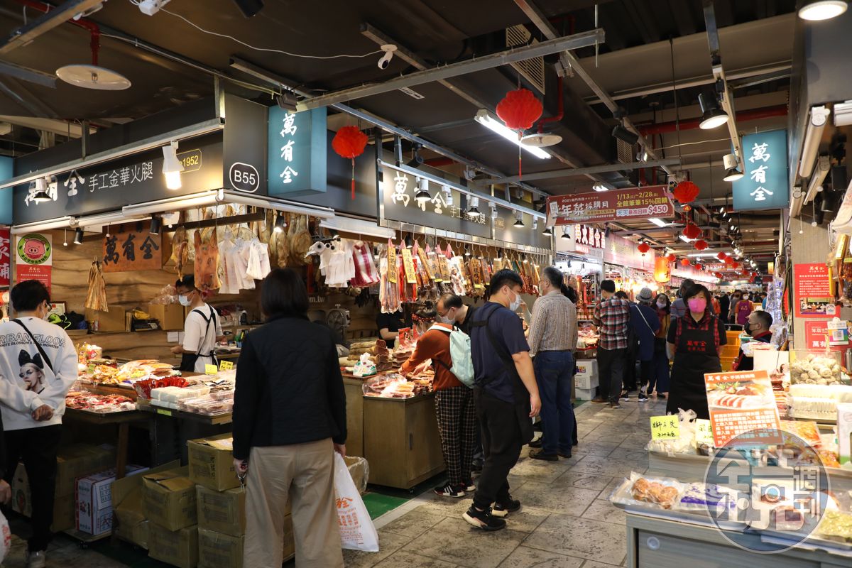 萬有全是裴社長採買年貨時必去的老店。