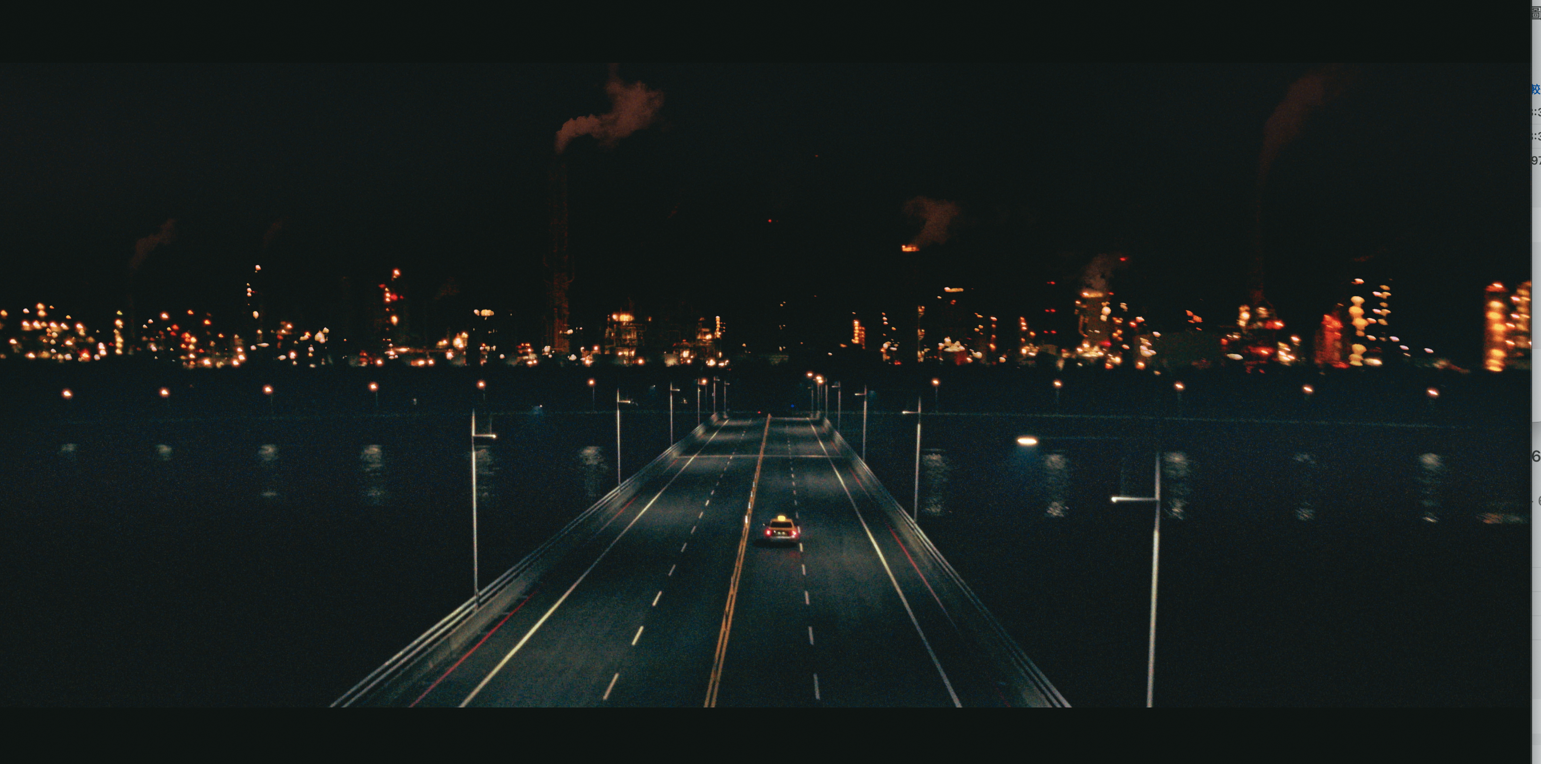 麥寮的工業區晚上燈火通明，加上煙霧瀰漫，拍起來有魔幻感。 （英傑哆影業提供）