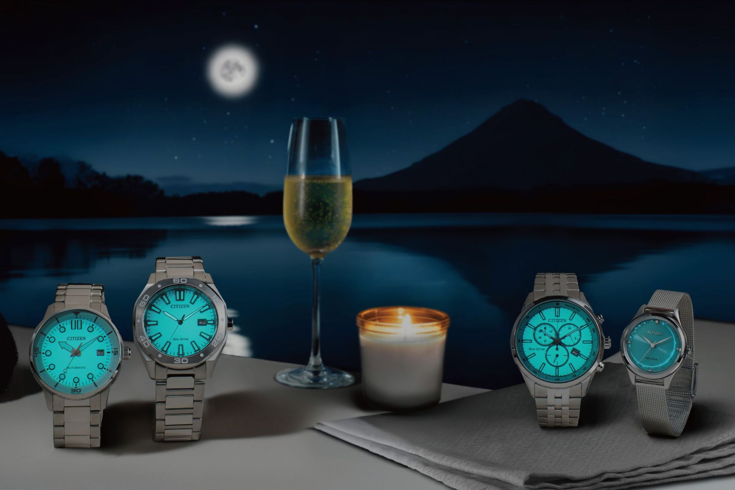 「Blue Glow Night」獨特夜光錶盤，彷彿 「藍月」在夜空中閃耀迷人光芒。