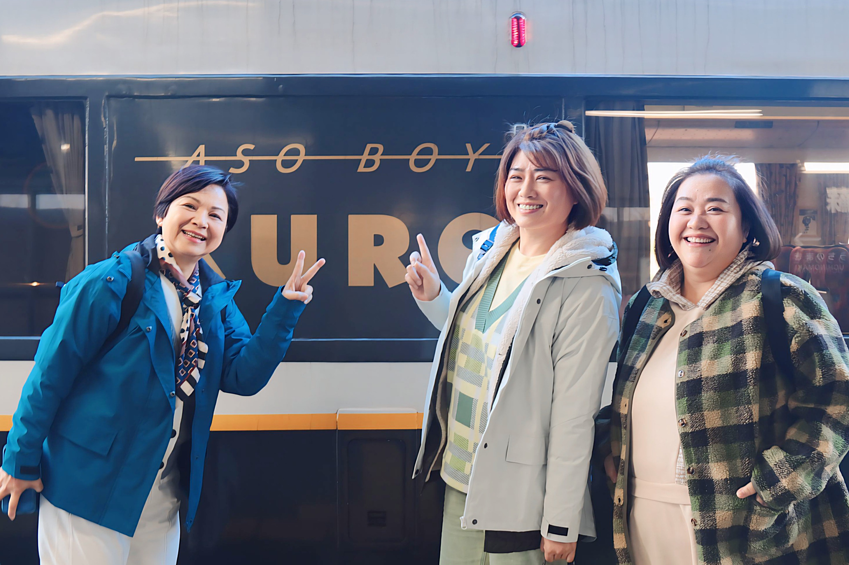  楊貴媚、鍾欣凌和嚴藝文為《老少女奇遇記》到熊本出外景。（桂田文化藝術基金會、桂田文創提供）