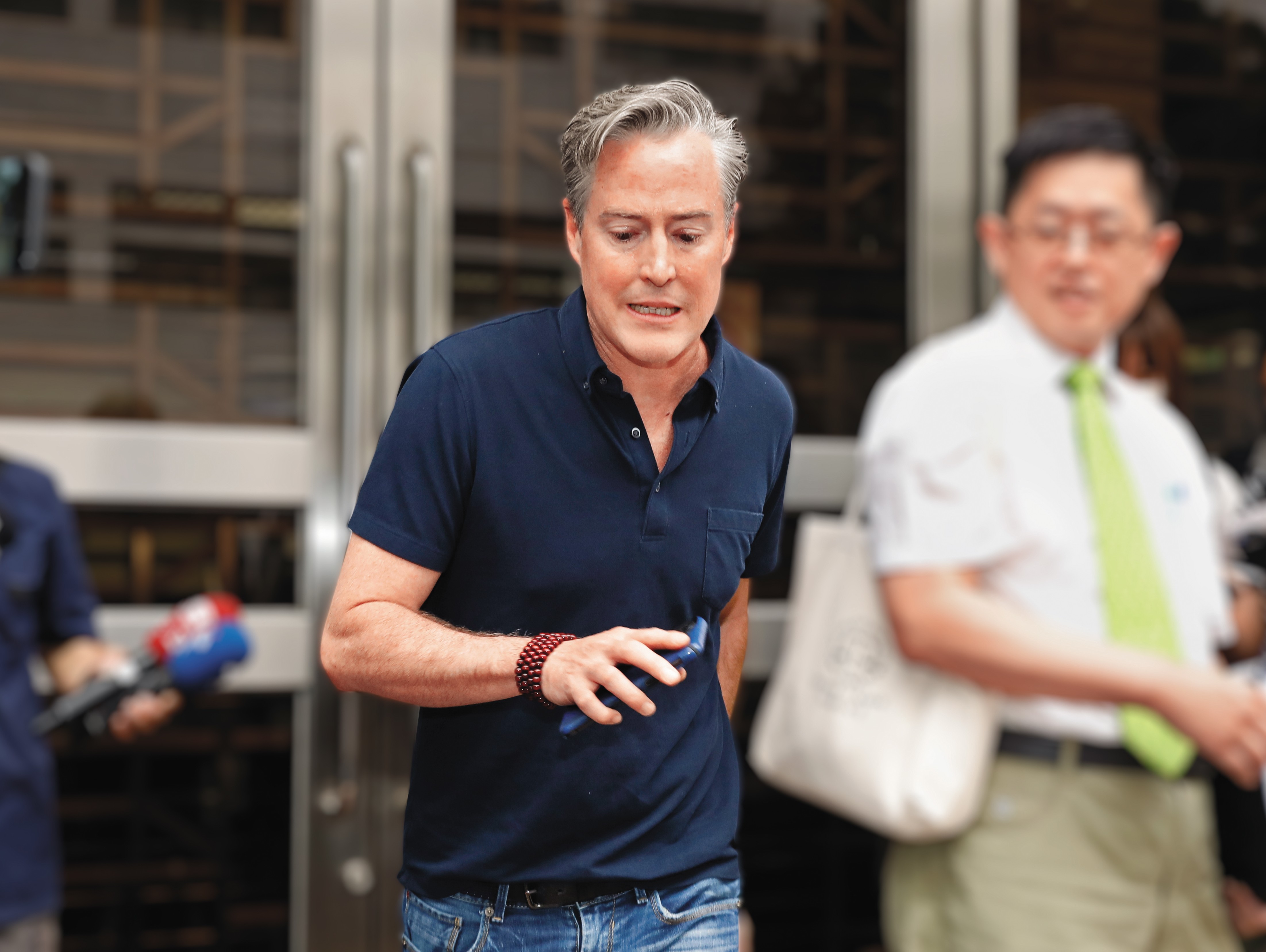 今年2月，夏克立偕同律師出庭應訊黃嘉千離婚案，卻不料爆出性騷案外案。