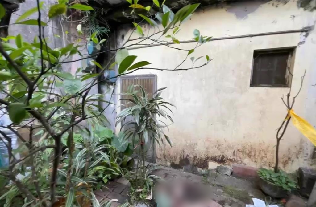 遭挖眼的新北市雙溪區連姓男子，遭爆料是鄰里避之唯恐不及的惡鄰居。（翻攝畫面）