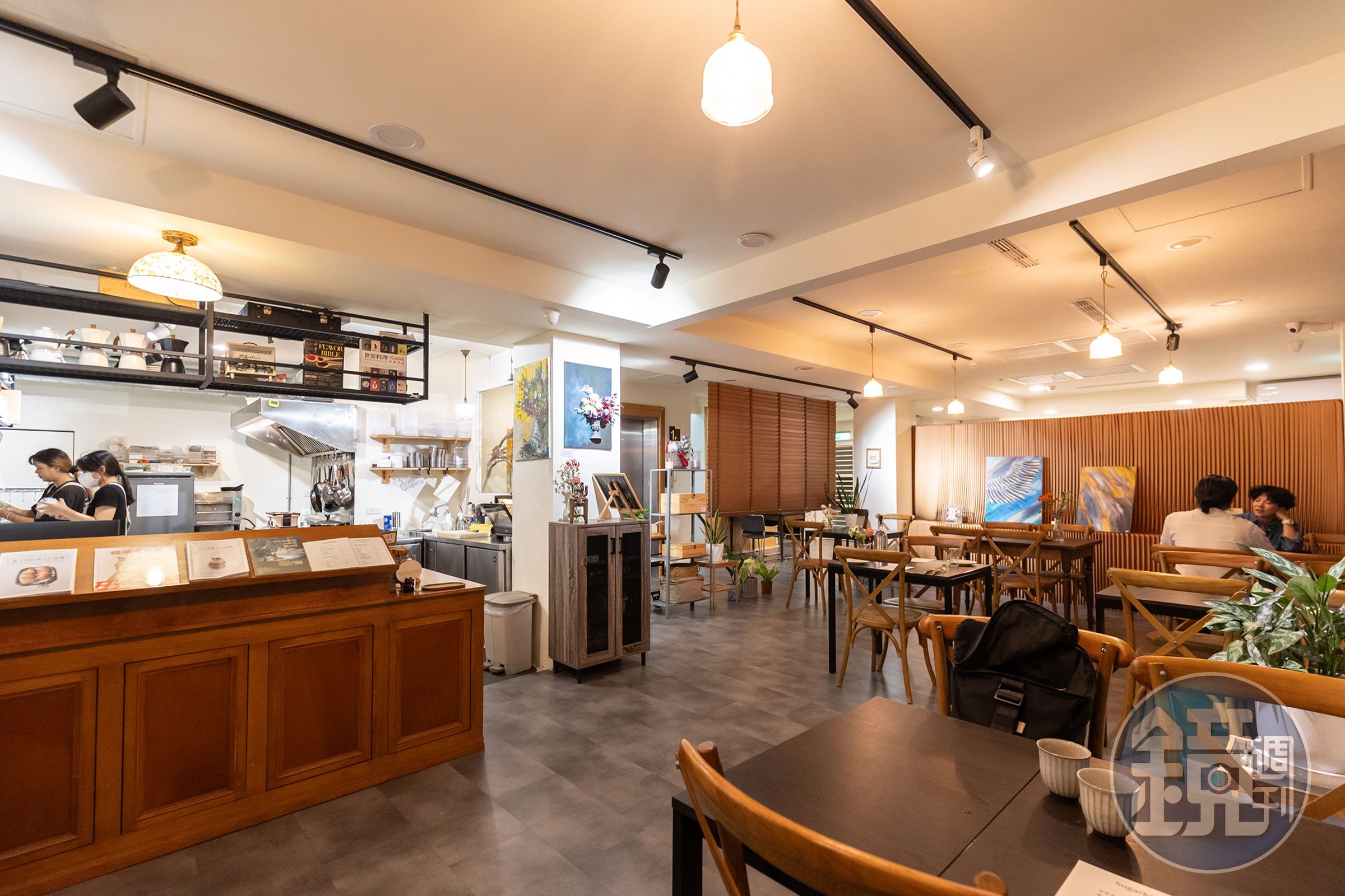 搬遷後的店面，用餐空間更寬敞，約有20席座位。