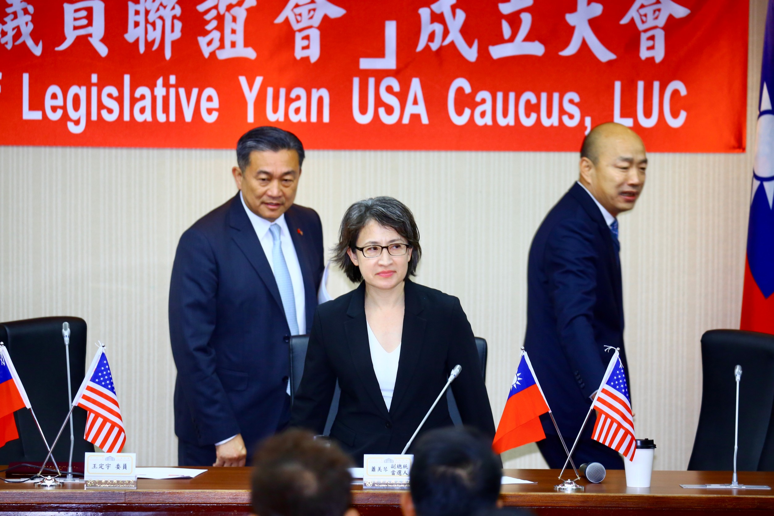 捷克、美國智庫人士爆料，蕭美琴（中）訪歐，被德國拒絕以私人身分入境。（本刊資料照）