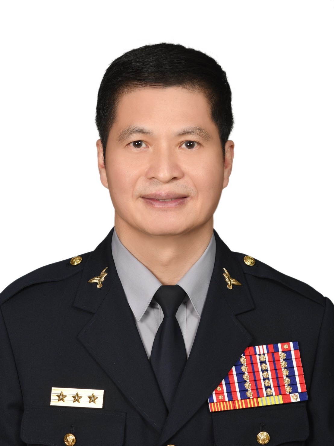 高雄市長陳其邁對林炎田任內的治安工作相當滿意。（警政署提供）
