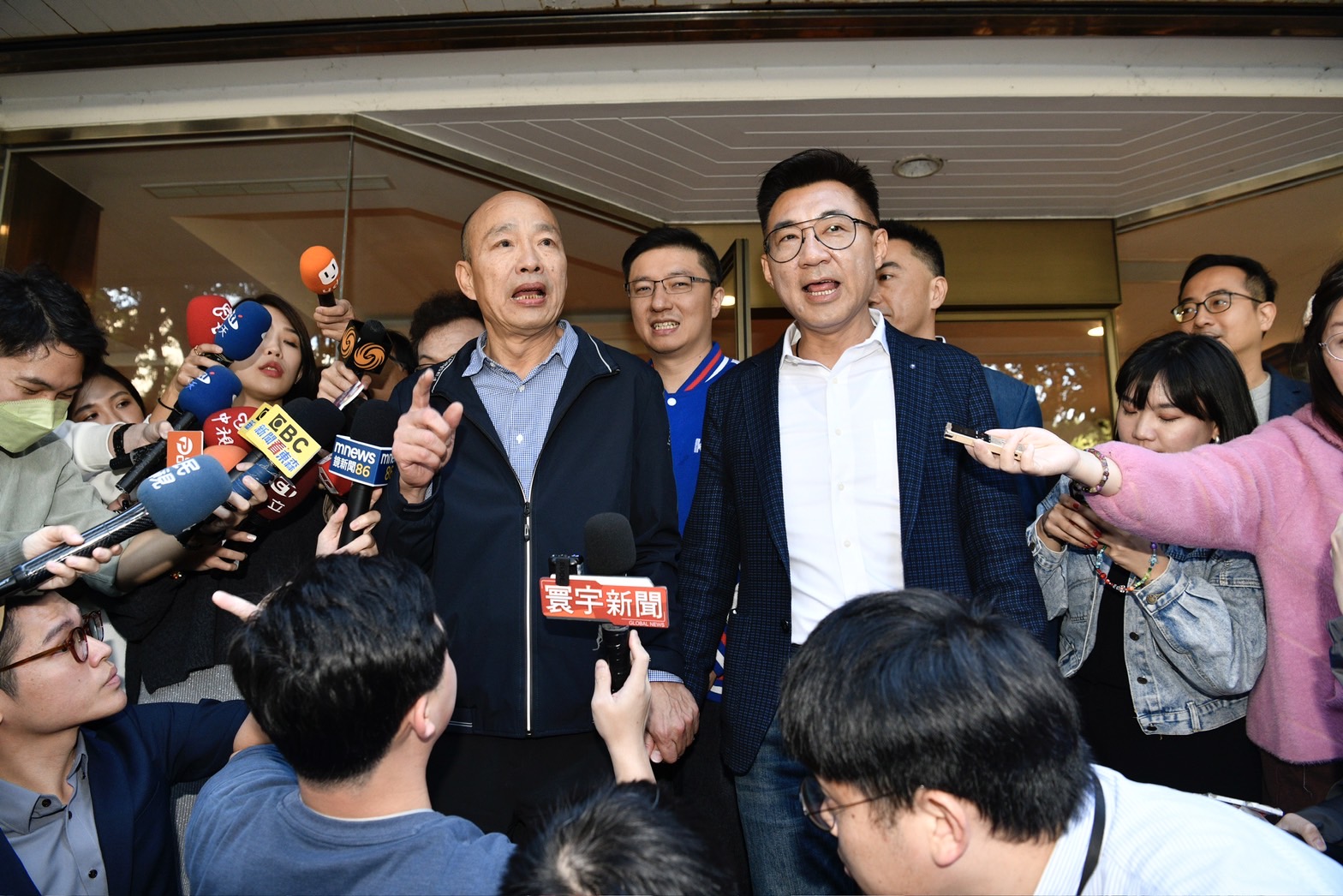 韓國瑜宣布與江啟臣組「韓江配」，參選立法院正副院長，今宴請雙北藍營立委。