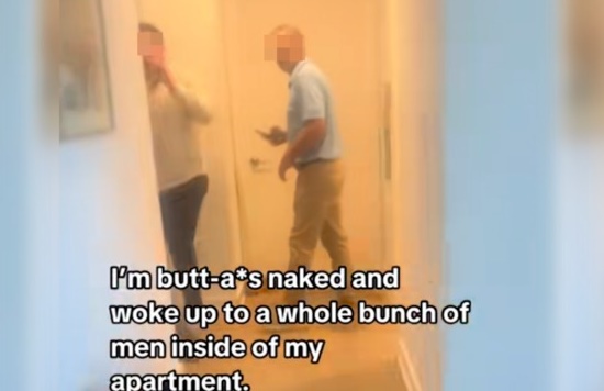 美國一名女子指控,自己在家休息時,突有一群裝修工人在未獲得她的同意下闖入家中。(翻攝自joliebeky@TikTok)