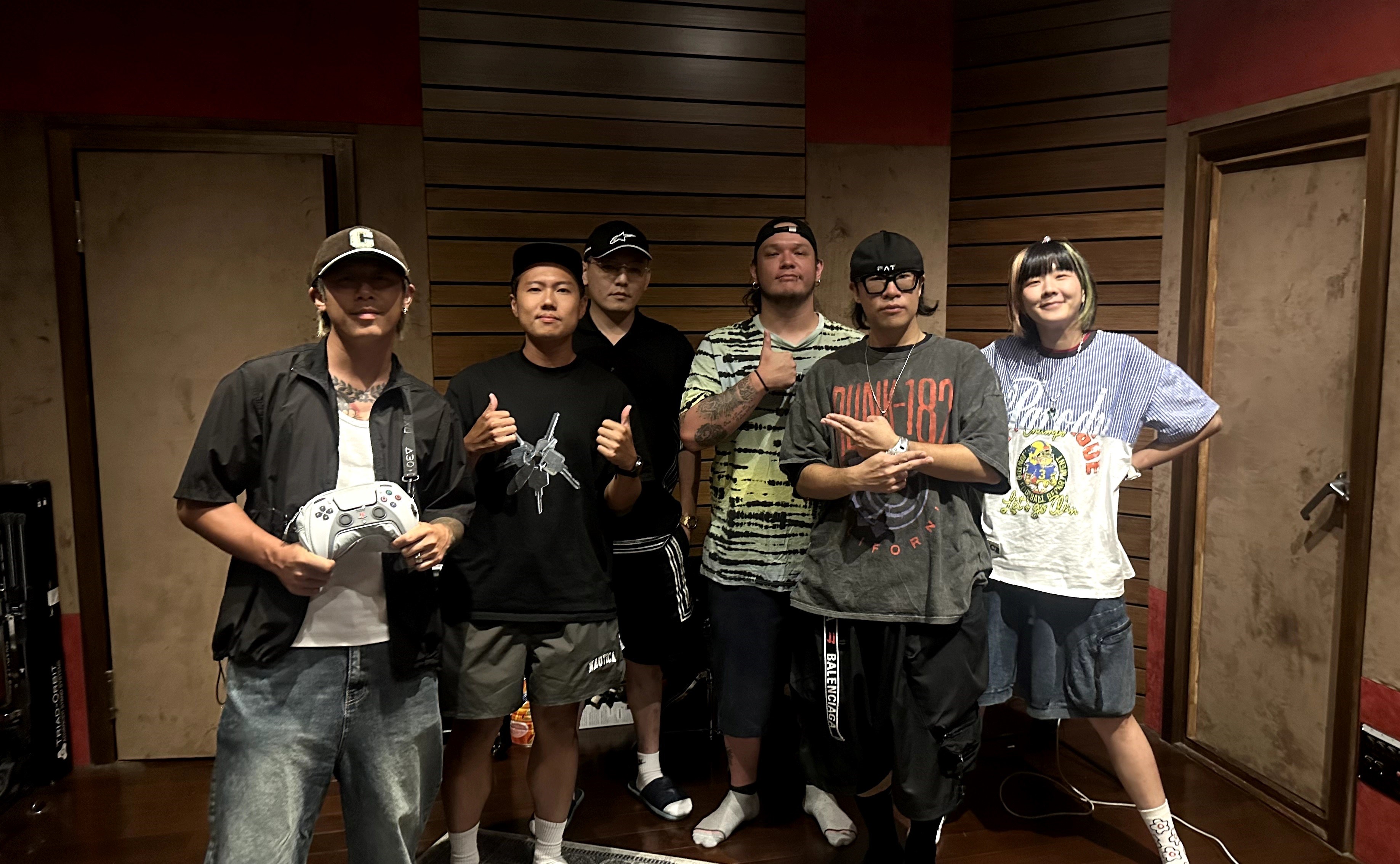 玖壹壹攜手怕胖團，翻玩伍佰&China Blue 的〈浪人情歌〉。（滾石唱片提供）