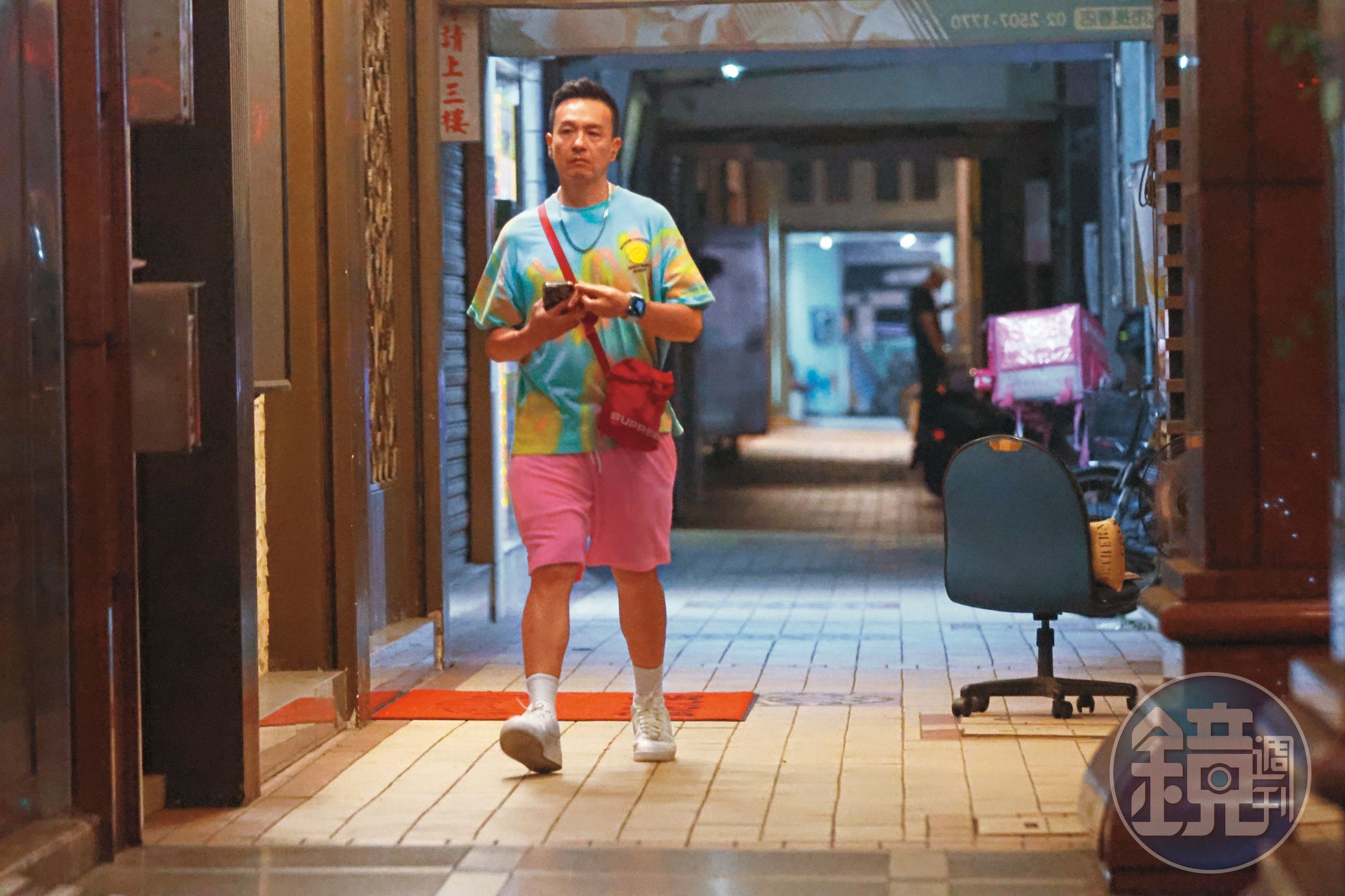 21：17小鐘走路當健身，一路快走都沒停下來過。
