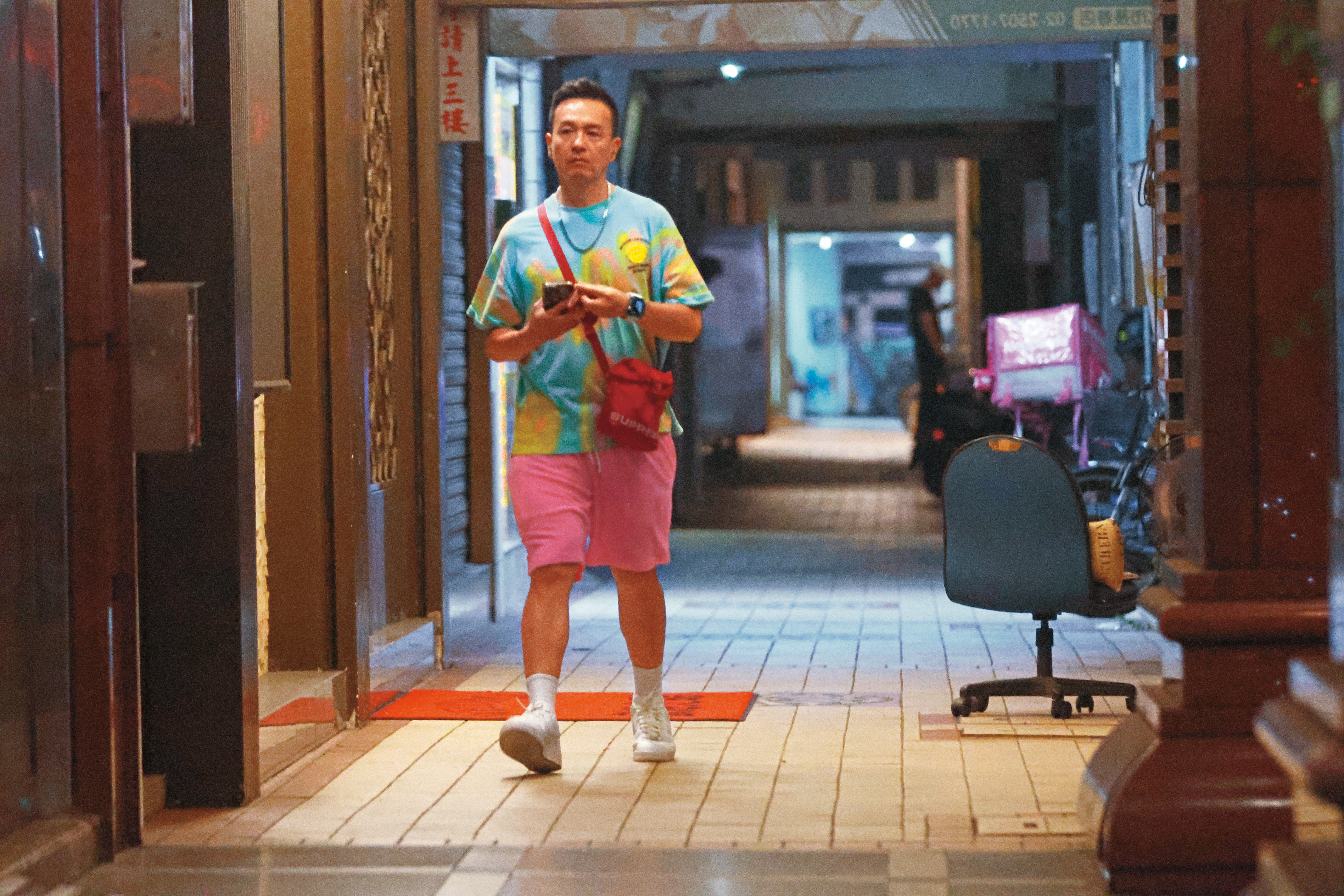 21：17小鐘走路當健身，一路快走都沒停下來過。