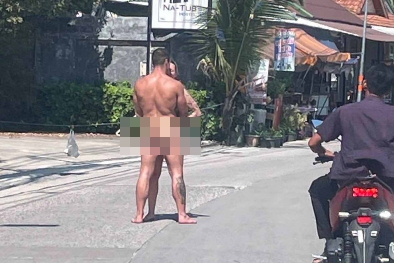 一對波蘭情侶近日在泰國觀光勝地帕岸島（Koh Phangan）因公然裸露被捕。（翻攝自帕岸島警局）