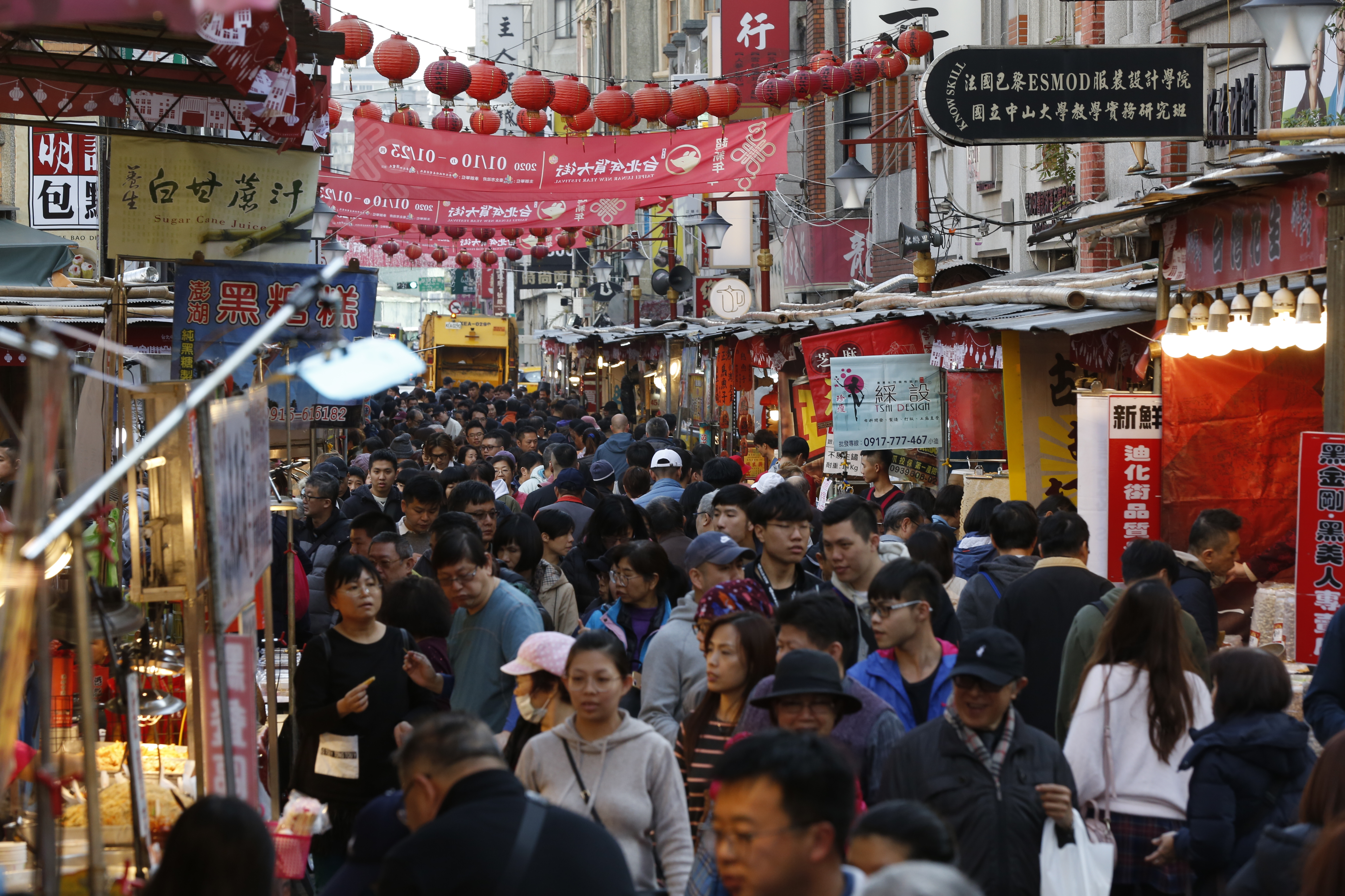 國發會公佈最新景氣對策信號，除了分數連續5個月走升，燈號亦轉紅燈。（示意圖，本刊資料照）
